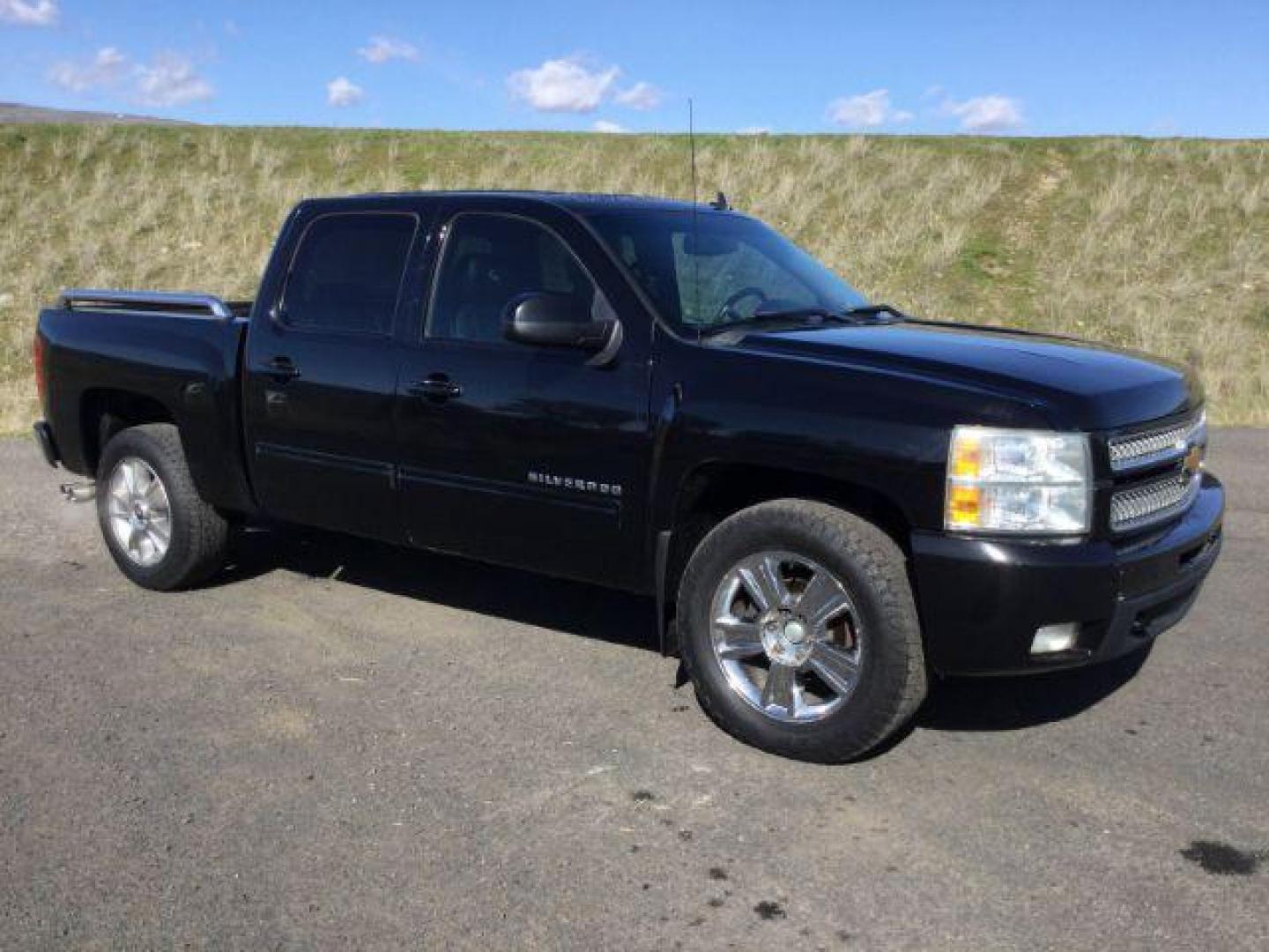 2012 Black /Ebony Leather Interior Chevrolet Silverado 1500 LTZ Crew Cab 4WD (3GCPKTE72CG) with an 5.3L V8 OHV 16V FFV engine, 6-Speed Automatic transmission, located at 1801 Main Street, Lewiston, 83501, (208) 743-9371, 46.417065, -117.004799 - Photo#17