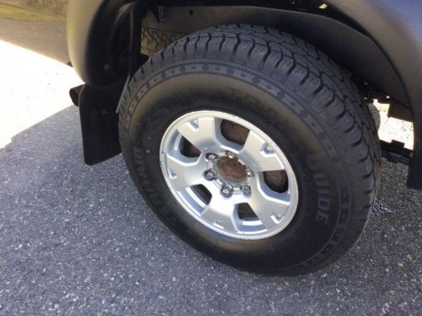 2002 Black Sand Pearl /GRAY CLOTH Toyota Tacoma Xtracab V6 4WD (5TEWN72N42Z) with an 3.4L V6 DOHC 24V engine, 5-Speed Manual transmission, located at 1801 Main Street, Lewiston, 83501, (208) 743-9371, 46.417065, -117.004799 - Photo#9