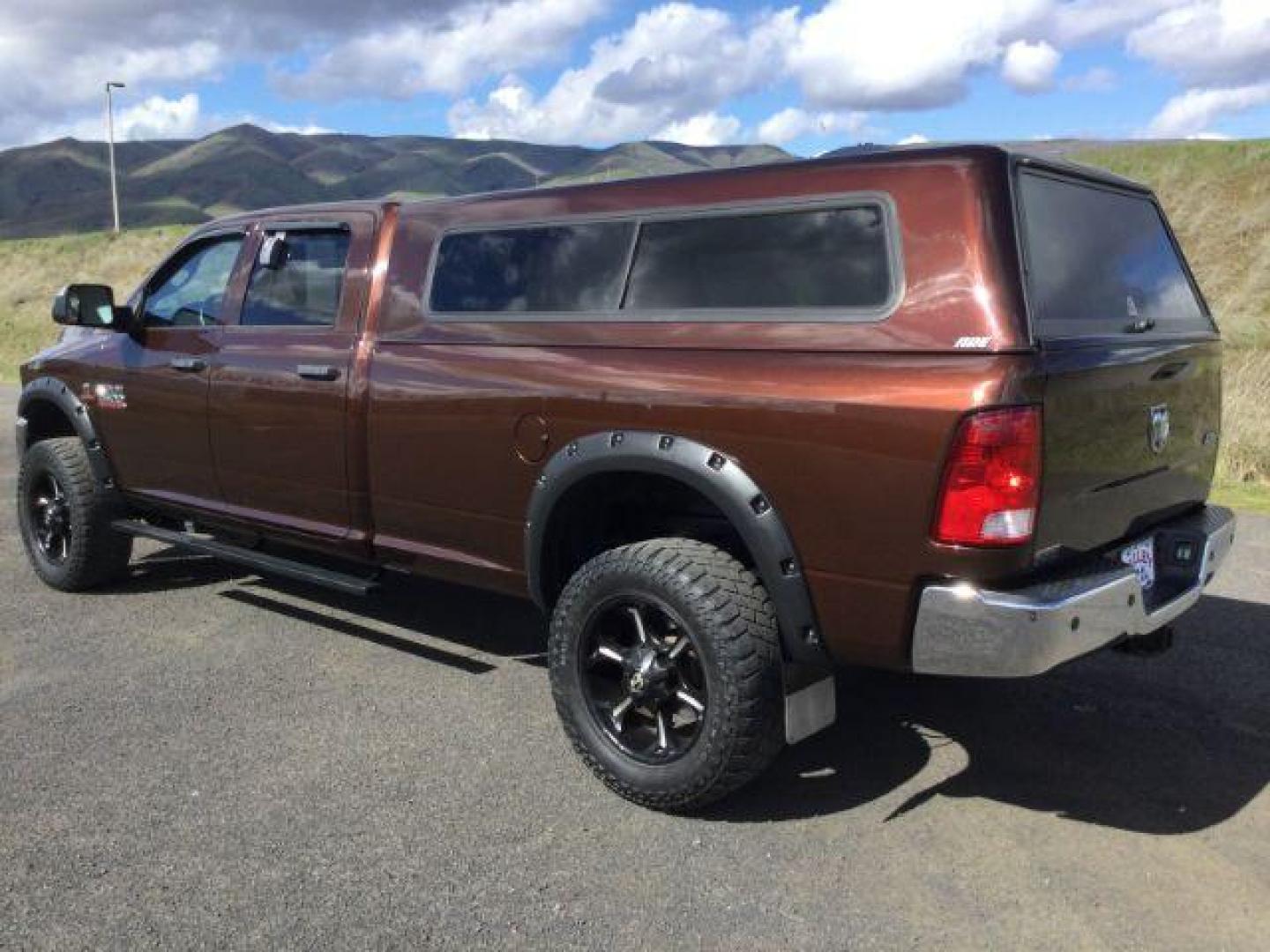 2015 Western Brown /GRAY CLOTH RAM 2500 Tradesman Crew Cab LWB 4WD (3C6UR5HL0FG) with an 6.7L L6 OHV 24V TURBO DIESEL engine, 6-Speed Manual Transmission transmission, located at 1801 Main Street, Lewiston, 83501, (208) 743-9371, 46.417065, -117.004799 - Photo#2