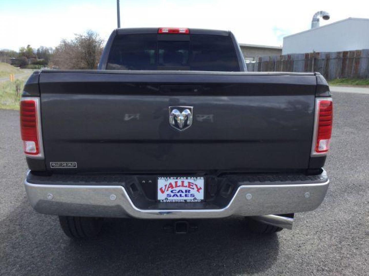 2017 Granite Crystal Metallic Clear Coat /Black, leather RAM 2500 Laramie Mega Cab 4WD (3C6UR5NL1HG) with an 6.7L L6 OHV 24V TURBO DIESEL engine, 6-Speed Automatic transmission, located at 1801 Main Street, Lewiston, 83501, (208) 743-9371, 46.417065, -117.004799 - Photo#21