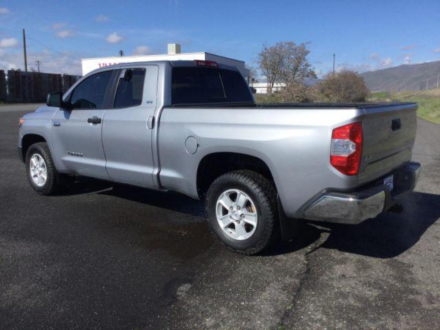 2018 Silver Sky Metallic /Black, cloth Toyota Tundra SR5 5.7L V8 Double Cab 4WD (5TFUY5F18JX) with an 5.7L V8 DOHC 32V engine, 6-Speed Automatic transmission, located at 1801 Main Street, Lewiston, 83501, (208) 743-9371, 46.417065, -117.004799 - Photo#2