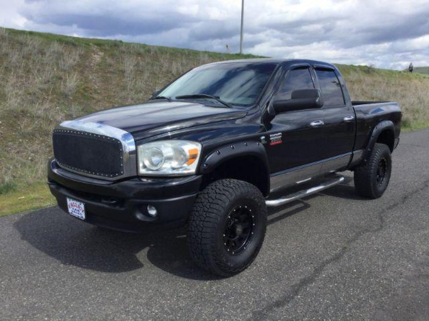 2008 BLACK /Gray Cloth RAM 2500 Quad Cab SXT (3D7KS28A68G) with an 6.7L I6 T-Diesel engine, automatic transmission, located at 1801 Main Street, Lewiston, 83501, (208) 743-9371, 46.417065, -117.004799 - Photo#0