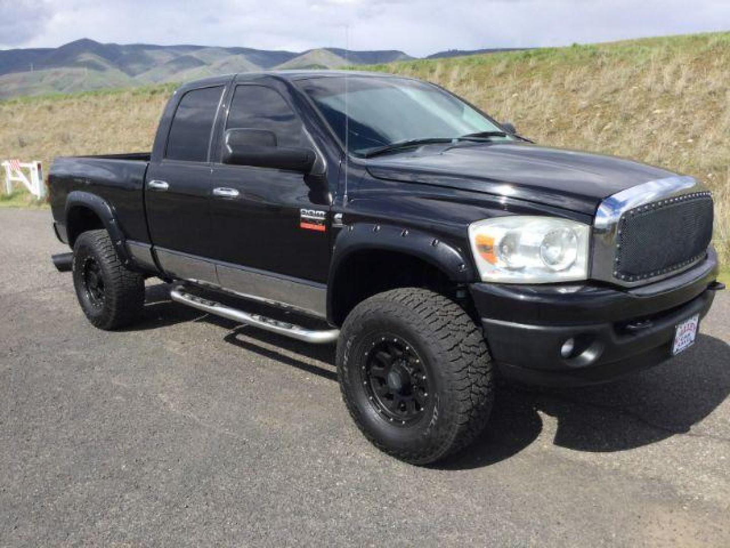 2008 BLACK /Gray Cloth RAM 2500 Quad Cab SXT (3D7KS28A68G) with an 6.7L I6 T-Diesel engine, automatic transmission, located at 1801 Main Street, Lewiston, 83501, (208) 743-9371, 46.417065, -117.004799 - Photo#13