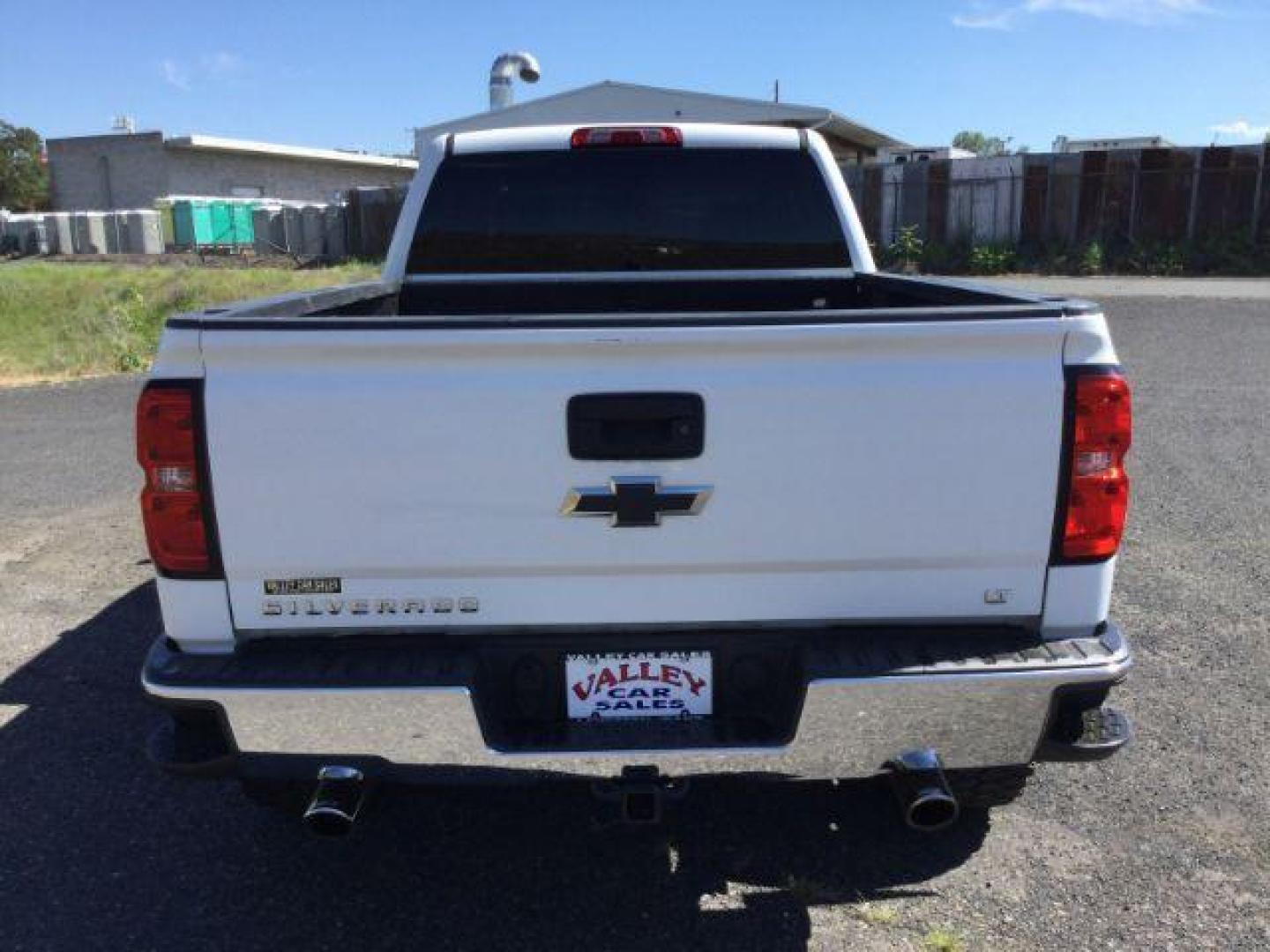 2018 Summit White /Jet Black, cloth Chevrolet Silverado 1500 LT Crew Cab Long Box 4WD (1GCUKREC1JF) with an 5.3L V8 OHV 16V engine, 6-Speed Automatic transmission, located at 1801 Main Street, Lewiston, 83501, (208) 743-9371, 46.417065, -117.004799 - Photo#8