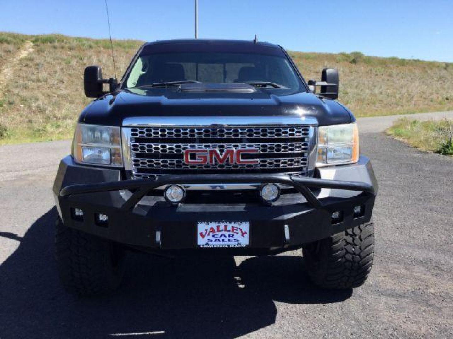 2011 Onyx Black /Ebony Leather Interior GMC Sierra 2500HD Denali Crew Cab 4WD (1GT125C88BF) with an 6.6L V8 OHV 32V TURBO DIESEL engine, 6-Speed Automatic transmission, located at 1801 Main Street, Lewiston, 83501, (208) 743-9371, 46.417065, -117.004799 - Photo#9