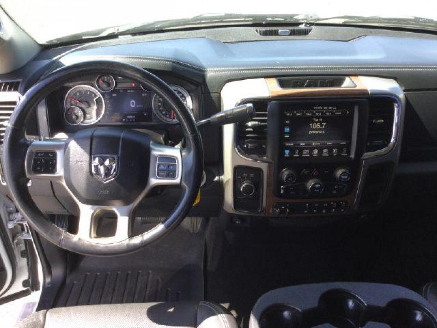 2016 Bright White Clear Coat/Bright Silver Metallic Cle /Black, leather RAM 2500 Laramie Crew Cab SWB 4WD (3C6UR5FL3GG) with an 6.7L L6 OHV 24V TURBO DIESEL engine, 6-Speed Automatic transmission, located at 1801 Main Street, Lewiston, 83501, (208) 743-9371, 46.417065, -117.004799 - Photo#6