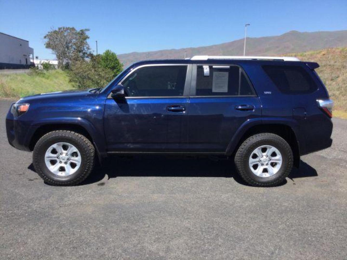 2017 Nautical Blue Metallic /BLACK LEATHER Toyota 4Runner SR5 Premium 4wd (JTEBU5JR3H5) with an 4.0L V6 DOHC 24V engine, 5-Speed Automatic transmission, located at 1801 Main Street, Lewiston, 83501, (208) 743-9371, 46.417065, -117.004799 - Photo#1