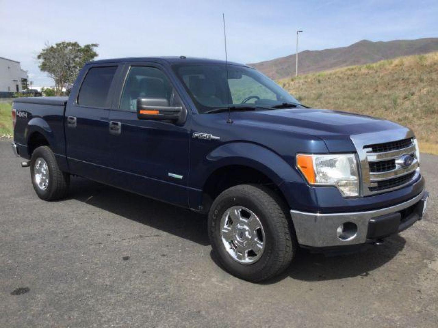 2013 BLUE /GRAY CLOTH Ford F-150 XLT SuperCrew 5.5-ft. Bed 4WD (1FTFW1ET6DF) with an 3.5L V6 TURBO engine, 6-Speed Automatic transmission, located at 1801 Main Street, Lewiston, 83501, (208) 743-9371, 46.417065, -117.004799 - Photo#11