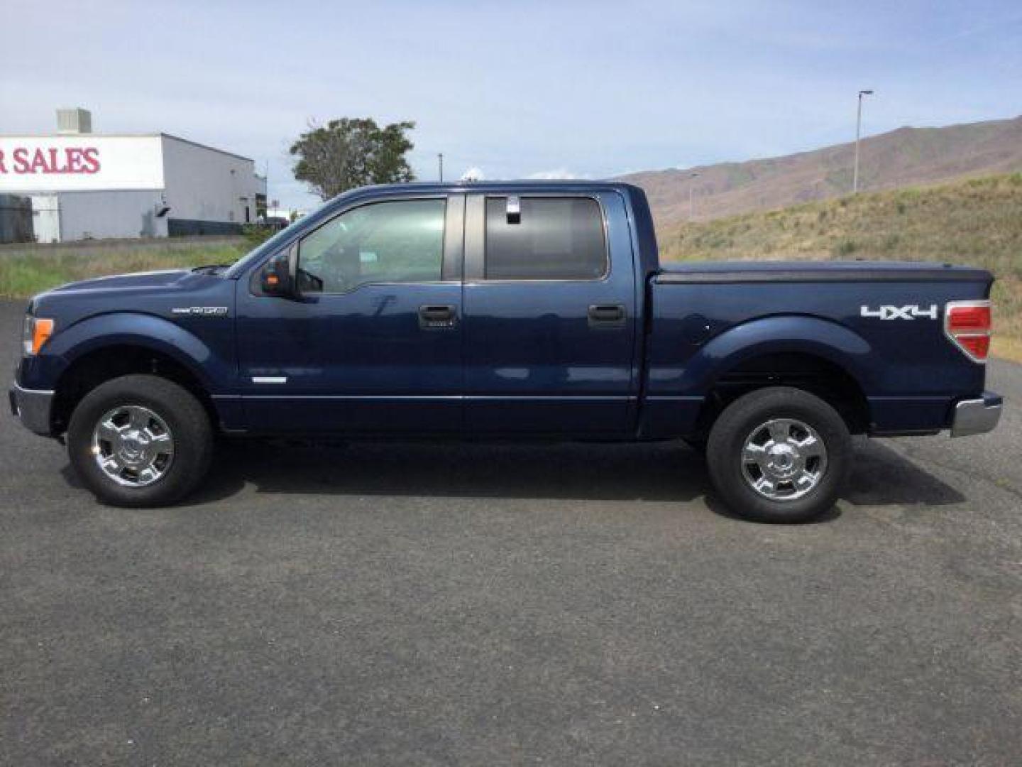 2013 BLUE /GRAY CLOTH Ford F-150 XLT SuperCrew 5.5-ft. Bed 4WD (1FTFW1ET6DF) with an 3.5L V6 TURBO engine, 6-Speed Automatic transmission, located at 1801 Main Street, Lewiston, 83501, (208) 743-9371, 46.417065, -117.004799 - Photo#1