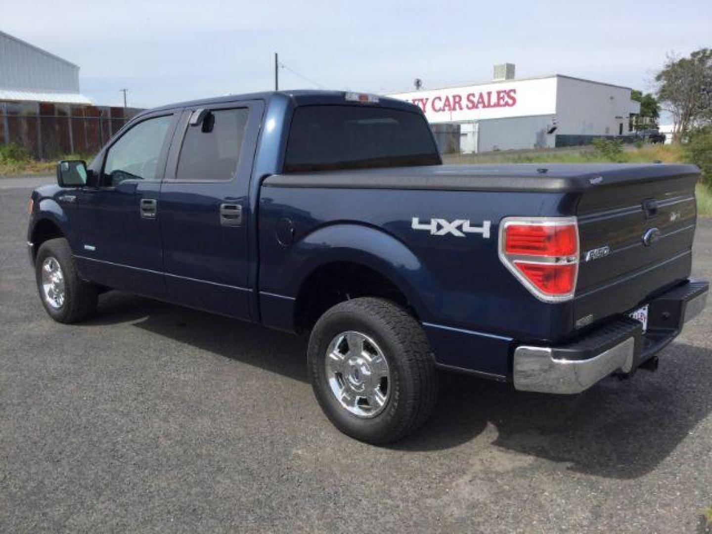 2013 BLUE /GRAY CLOTH Ford F-150 XLT SuperCrew 5.5-ft. Bed 4WD (1FTFW1ET6DF) with an 3.5L V6 TURBO engine, 6-Speed Automatic transmission, located at 1801 Main Street, Lewiston, 83501, (208) 743-9371, 46.417065, -117.004799 - Photo#2