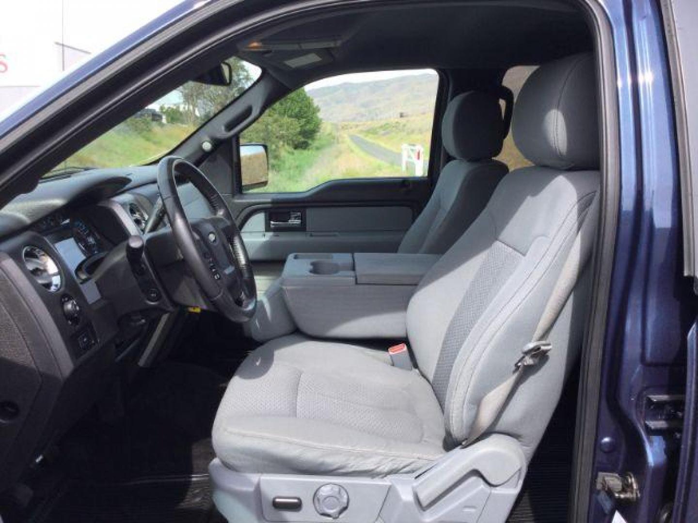 2013 BLUE /GRAY CLOTH Ford F-150 XLT SuperCrew 5.5-ft. Bed 4WD (1FTFW1ET6DF) with an 3.5L V6 TURBO engine, 6-Speed Automatic transmission, located at 1801 Main Street, Lewiston, 83501, (208) 743-9371, 46.417065, -117.004799 - Photo#3