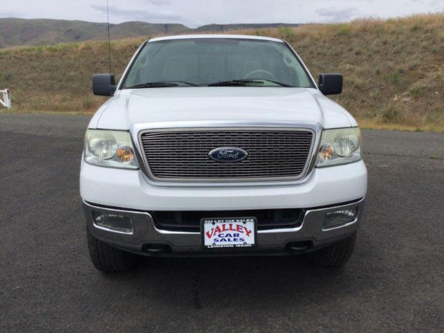 2004 Oxford White /Tan Leather Interior Ford F-150 Lariat SuperCrew 4WD (1FTPW14524K) with an 5.4L V8 SOHC 16V engine, 4-Speed Automatic transmission, located at 1801 Main Street, Lewiston, 83501, (208) 743-9371, 46.417065, -117.004799 - Photo#8