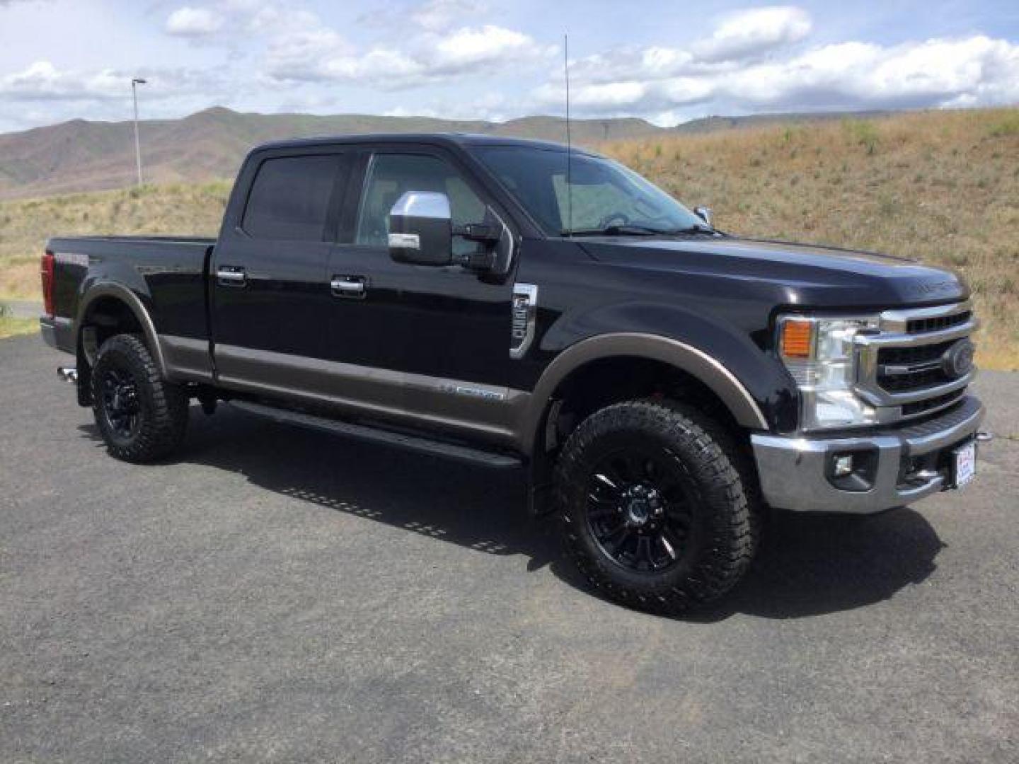 2020 Agate Black/Stone Gray Metallic /Black, leather Ford F-250 SD Lariat Crew Cab 4WD (1FT8W2BTXLE) with an 6.7L V8 OHV 16V DIESEL engine, 10-speed automatic transmission, located at 1801 Main Street, Lewiston, 83501, (208) 743-9371, 46.417065, -117.004799 - Photo#9