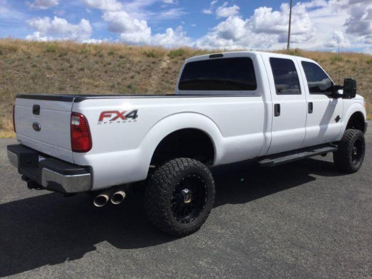 2016 WHITE /Steel, cloth Ford F-250 SD XLT Crew Cab Long Bed 4WD (1FT7W2BT5GE) with an 6.7L V8 OHV 16V DIESEL engine, 6-Speed Automatic transmission, located at 1801 Main Street, Lewiston, 83501, (208) 743-9371, 46.417065, -117.004799 - Photo#11