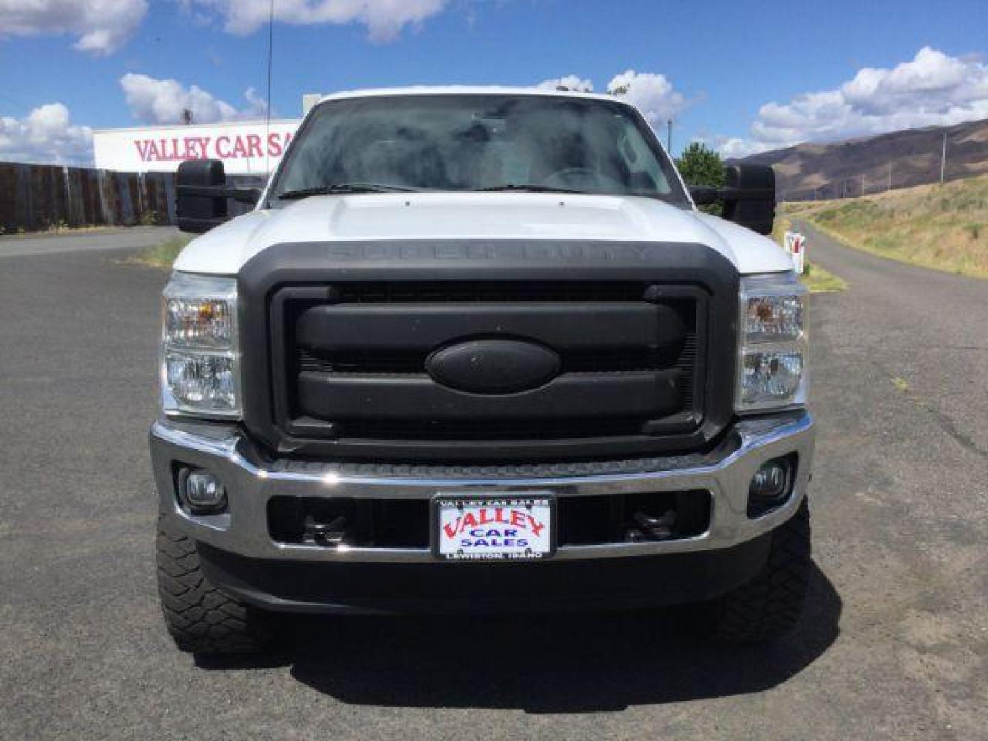 2016 WHITE /Steel, cloth Ford F-250 SD XLT Crew Cab Long Bed 4WD (1FT7W2BT5GE) with an 6.7L V8 OHV 16V DIESEL engine, 6-Speed Automatic transmission, located at 1801 Main Street, Lewiston, 83501, (208) 743-9371, 46.417065, -117.004799 - Photo#14