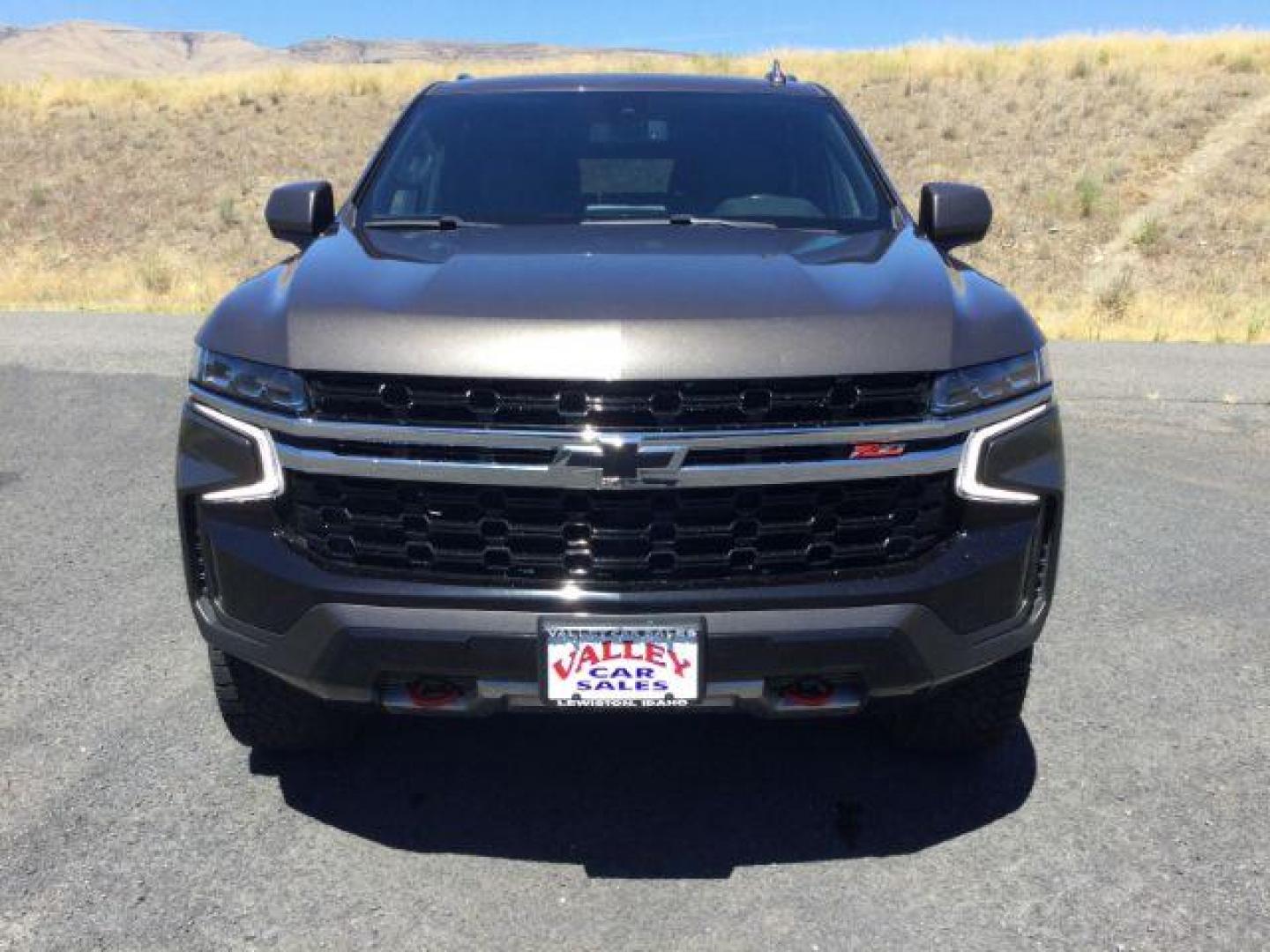 2021 Graywood Metallic /BLACK LEATHER Chevrolet Suburban Z71 (1GNSKDKD0MR) with an 5.3L V8 OHV 16V engine, 10-Speed Automatic transmission, located at 1801 Main Street, Lewiston, 83501, (208) 743-9371, 46.417065, -117.004799 - Photo#24