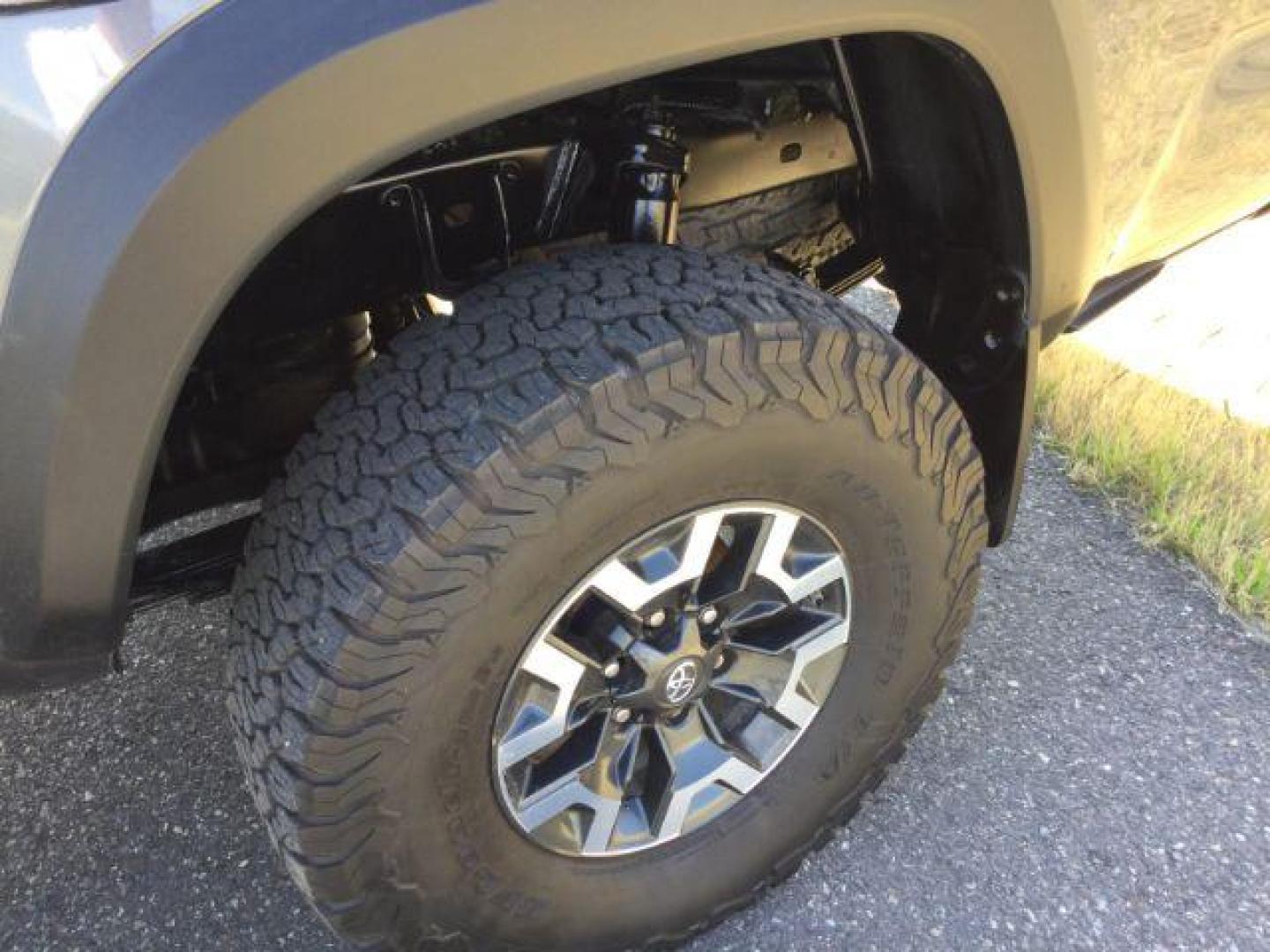 2019 Magnetic Gray Metallic /Black w/Caramel Accent Stitching, cloth Toyota Tacoma SR5 Double Cab Long Bed V6 6AT 4WD (5TFCZ5AN2KX) with an 3.5L V6 DOHC 24V engine, 6-Speed Manual Transmission transmission, located at 1801 Main Street, Lewiston, 83501, (208) 743-9371, 46.417065, -117.004799 - Photo#26