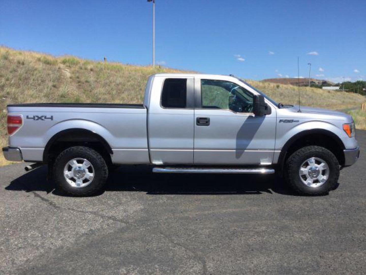 2011 Ingot Silver Ford F-150 XLT SuperCab 6.5-ft. Bed 4WD (1FTFX1EF9BF) with an 5.0L V8 engine, 6-Speed Automatic transmission, located at 1801 Main Street, Lewiston, 83501, (208) 743-9371, 46.417065, -117.004799 - Photo#11