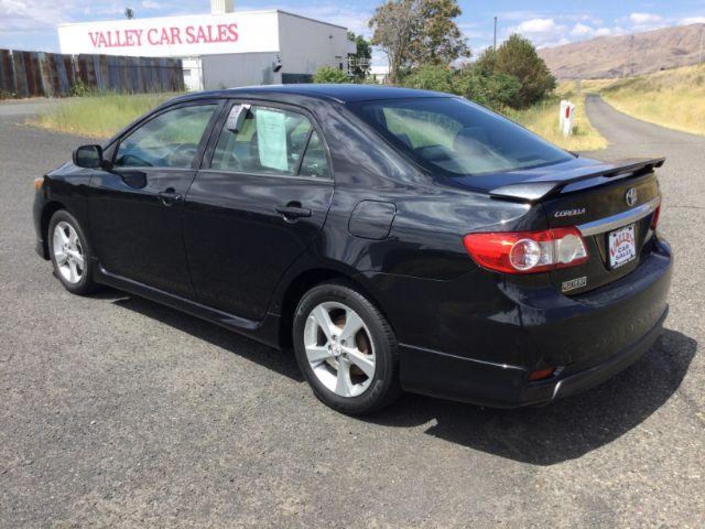 2013 Black Sand Pearl /Dark Charcoal Cloth Interior Toyota Corolla S 5-Speed MT (2T1BU4EE5DC) with an 1.8L L4 DOHC 16V engine, 5-Speed Manual transmission, located at 1801 Main Street, Lewiston, 83501, (208) 743-9371, 46.417065, -117.004799 - Photo#2