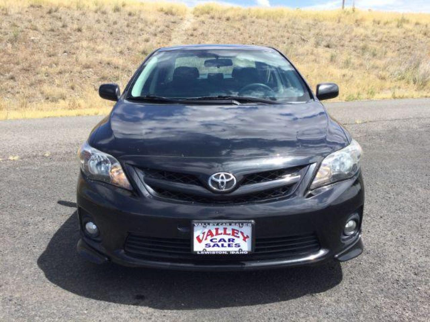 2013 Black Sand Pearl /Dark Charcoal Cloth Interior Toyota Corolla S 5-Speed MT (2T1BU4EE5DC) with an 1.8L L4 DOHC 16V engine, 5-Speed Manual transmission, located at 1801 Main Street, Lewiston, 83501, (208) 743-9371, 46.417065, -117.004799 - Photo#6