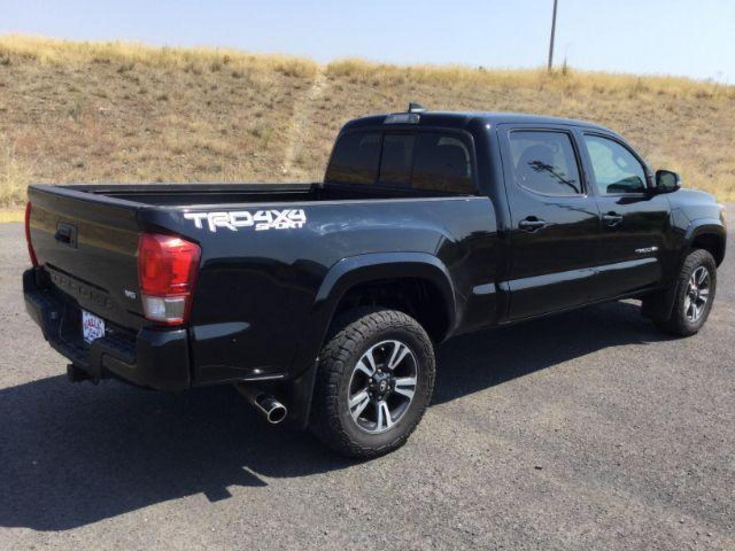 2016 Black /BLACK CLOTH Toyota Tacoma SR5 Double Cab Super Long Bed V6 6AT 4WD (5TFDZ5BN4GX) with an 3.5L V6 DOHC 24V engine, 6-Speed Automatic transmission, located at 1801 Main Street, Lewiston, 83501, (208) 743-9371, 46.417065, -117.004799 - Photo#12