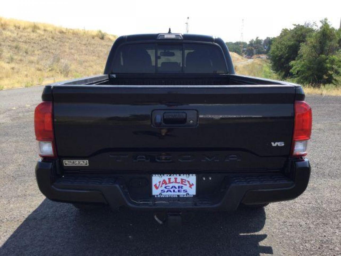 2016 Black /BLACK CLOTH Toyota Tacoma SR5 Double Cab Super Long Bed V6 6AT 4WD (5TFDZ5BN4GX) with an 3.5L V6 DOHC 24V engine, 6-Speed Automatic transmission, located at 1801 Main Street, Lewiston, 83501, (208) 743-9371, 46.417065, -117.004799 - Photo#13