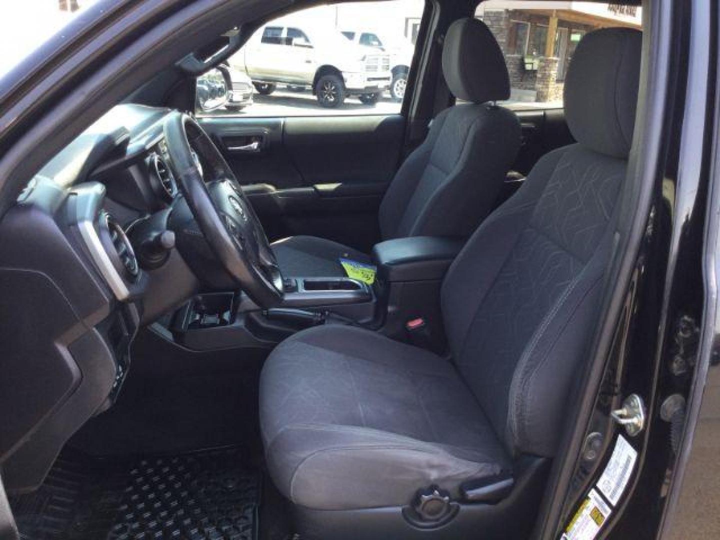 2016 Black /BLACK CLOTH Toyota Tacoma SR5 Double Cab Super Long Bed V6 6AT 4WD (5TFDZ5BN4GX) with an 3.5L V6 DOHC 24V engine, 6-Speed Automatic transmission, located at 1801 Main Street, Lewiston, 83501, (208) 743-9371, 46.417065, -117.004799 - Photo#4