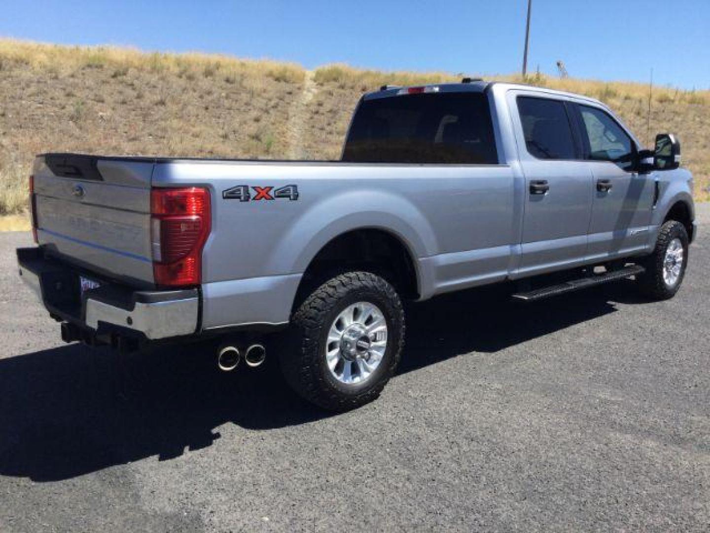 2020 Iconic Silver Metallic /Medium Earth Gray, cloth Ford F-350 SD XLT Crew Cab Long Bed 4WD (1FT8W3BT9LE) with an 6.7L V8 OHV 16V DIESEL engine, 10-speed automatic transmission, located at 1801 Main Street, Lewiston, 83501, (208) 743-9371, 46.417065, -117.004799 - Photo#13