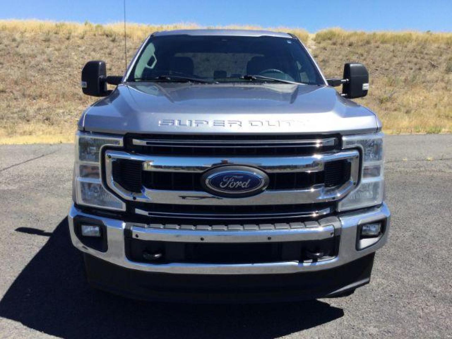 2020 Iconic Silver Metallic /Medium Earth Gray, cloth Ford F-350 SD XLT Crew Cab Long Bed 4WD (1FT8W3BT9LE) with an 6.7L V8 OHV 16V DIESEL engine, 10-speed automatic transmission, located at 1801 Main Street, Lewiston, 83501, (208) 743-9371, 46.417065, -117.004799 - Photo#24