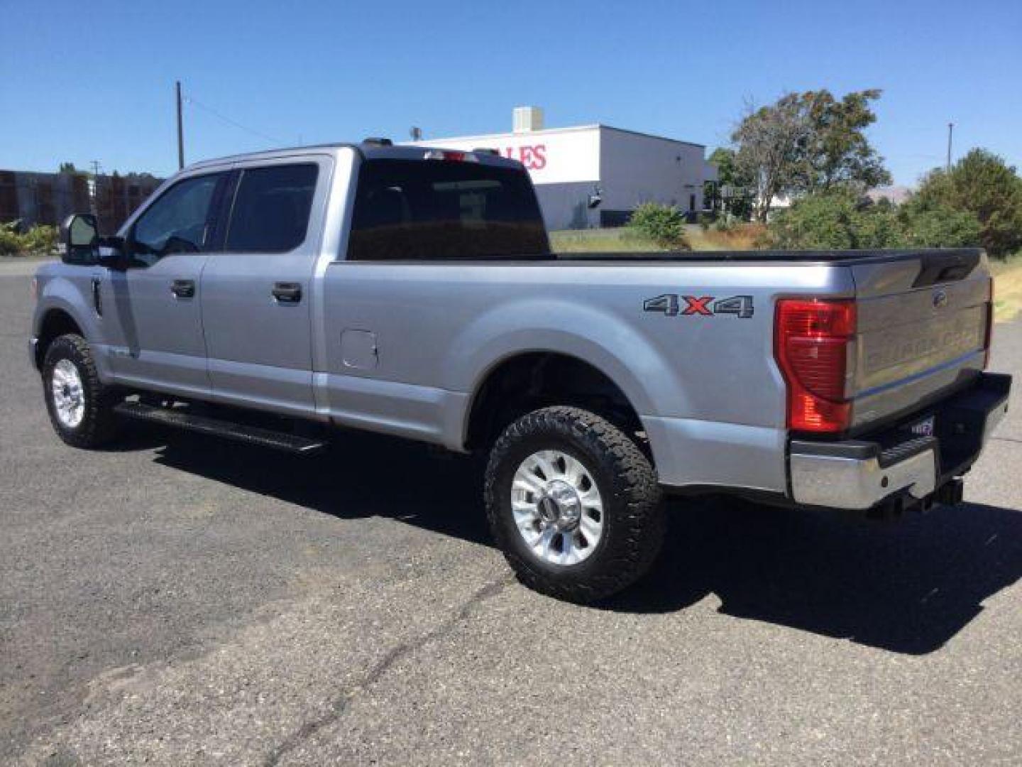 2020 Iconic Silver Metallic /Medium Earth Gray, cloth Ford F-350 SD XLT Crew Cab Long Bed 4WD (1FT8W3BT9LE) with an 6.7L V8 OHV 16V DIESEL engine, 10-speed automatic transmission, located at 1801 Main Street, Lewiston, 83501, (208) 743-9371, 46.417065, -117.004799 - Photo#2