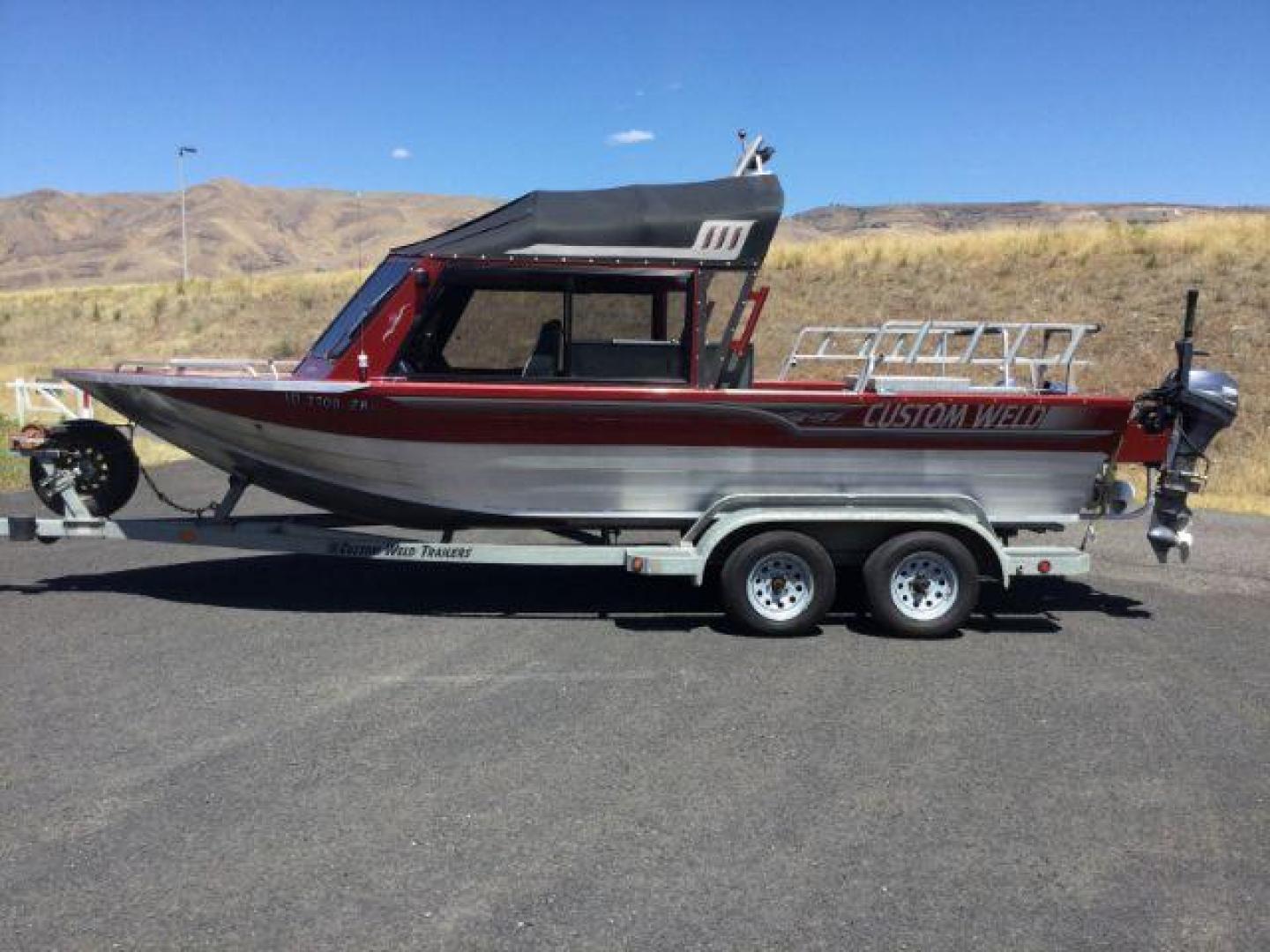 2004 RED CUSTOM WELD BOAT Aluminum Jet Boat (WFE02142H30) with an 5.7L Kodiak engine, located at 1801 Main Street, Lewiston, 83501, (208) 743-9371, 46.417065, -117.004799 - Photo#0