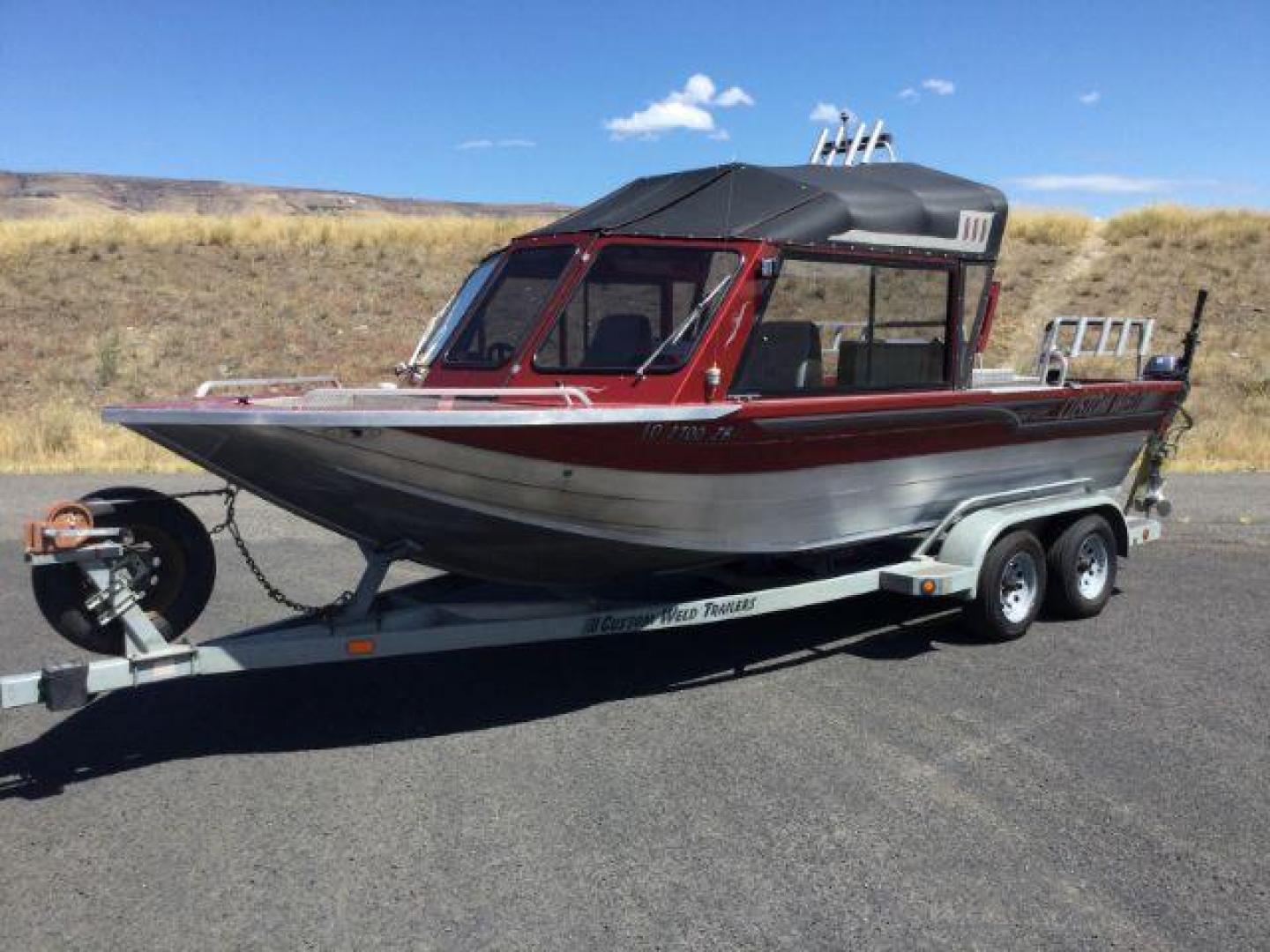 2004 RED CUSTOM WELD BOAT Aluminum Jet Boat (WFE02142H30) with an 5.7L Kodiak engine, located at 1801 Main Street, Lewiston, 83501, (208) 743-9371, 46.417065, -117.004799 - Photo#18