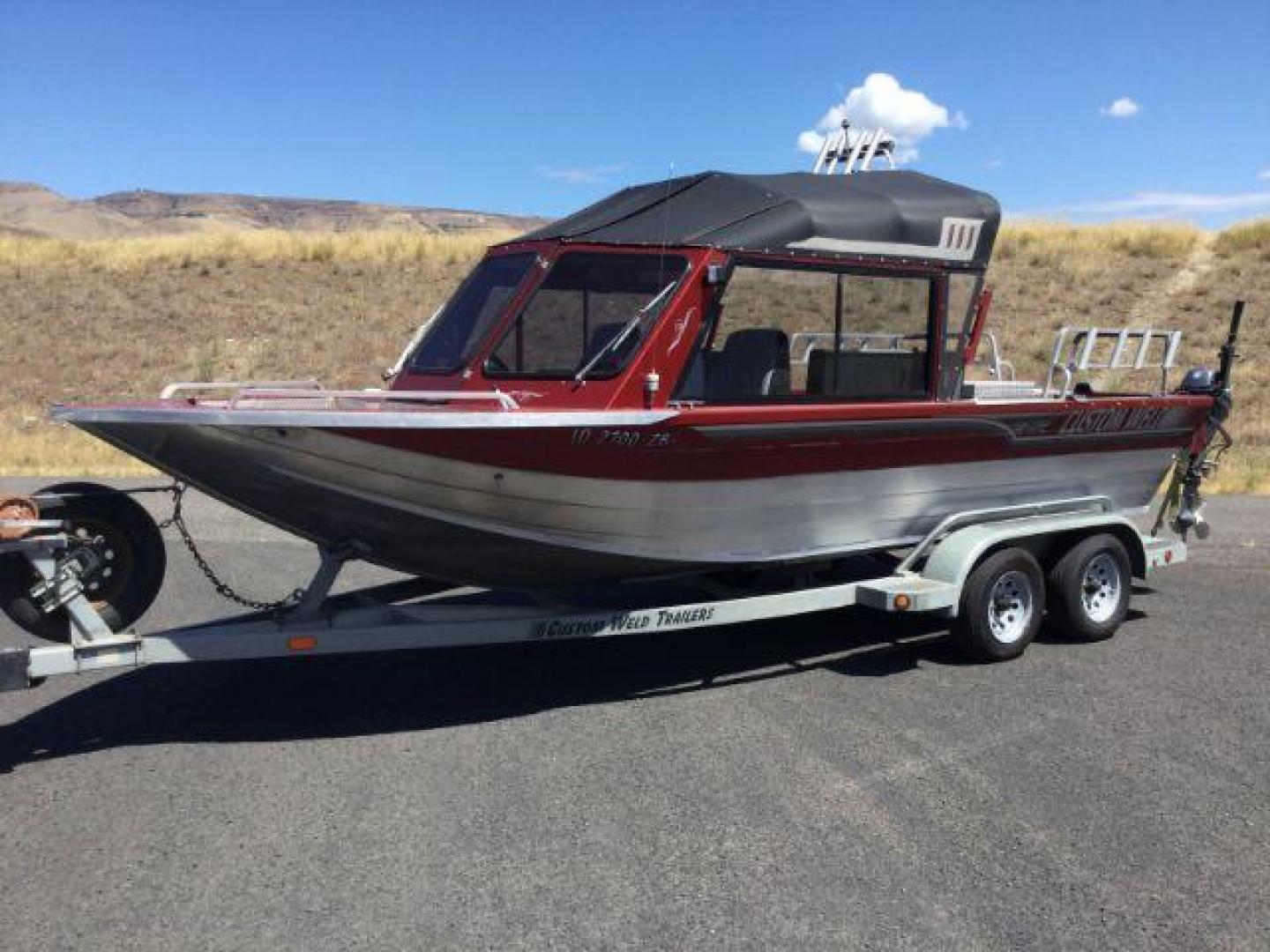 2004 RED CUSTOM WELD BOAT Aluminum Jet Boat (WFE02142H30) with an 5.7L Kodiak engine, located at 1801 Main Street, Lewiston, 83501, (208) 743-9371, 46.417065, -117.004799 - Photo#1