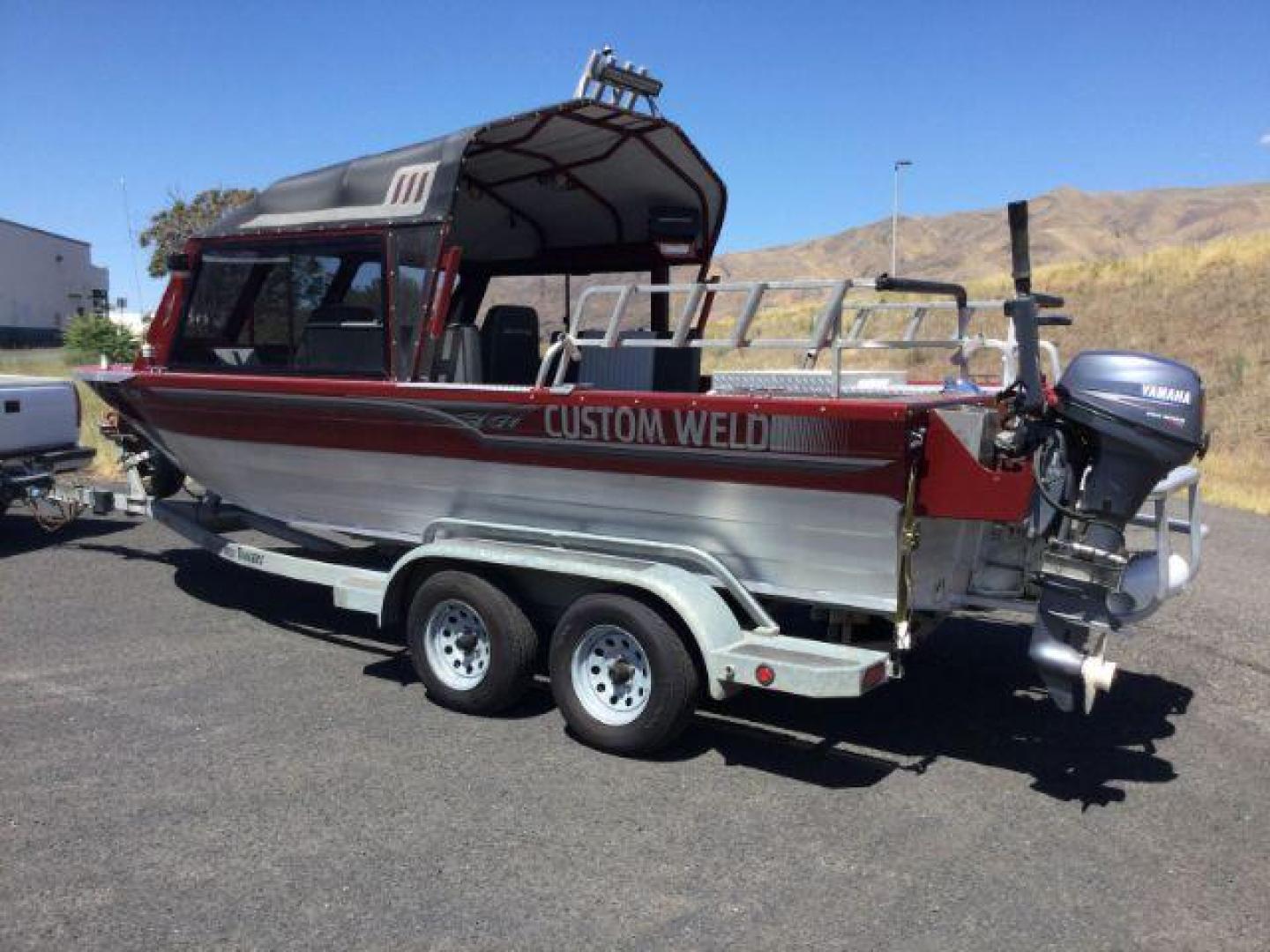 2004 RED CUSTOM WELD BOAT Aluminum Jet Boat (WFE02142H30) with an 5.7L Kodiak engine, located at 1801 Main Street, Lewiston, 83501, (208) 743-9371, 46.417065, -117.004799 - Photo#2