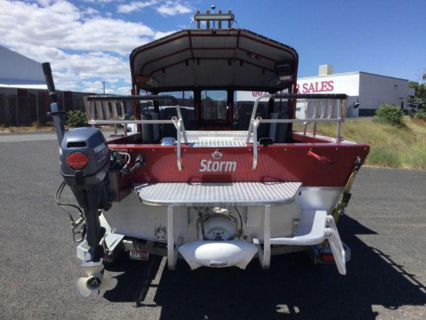 2004 RED CUSTOM WELD BOAT Aluminum Jet Boat (WFE02142H30) with an 5.7L Kodiak engine, located at 1801 Main Street, Lewiston, 83501, (208) 743-9371, 46.417065, -117.004799 - Photo#3