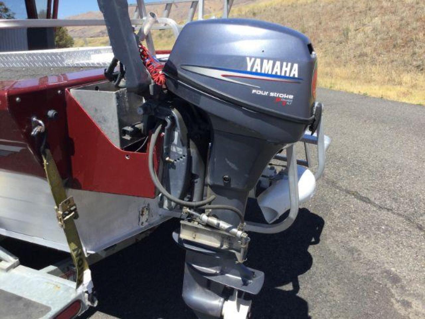 2004 RED CUSTOM WELD BOAT Aluminum Jet Boat (WFE02142H30) with an 5.7L Kodiak engine, located at 1801 Main Street, Lewiston, 83501, (208) 743-9371, 46.417065, -117.004799 - Photo#4