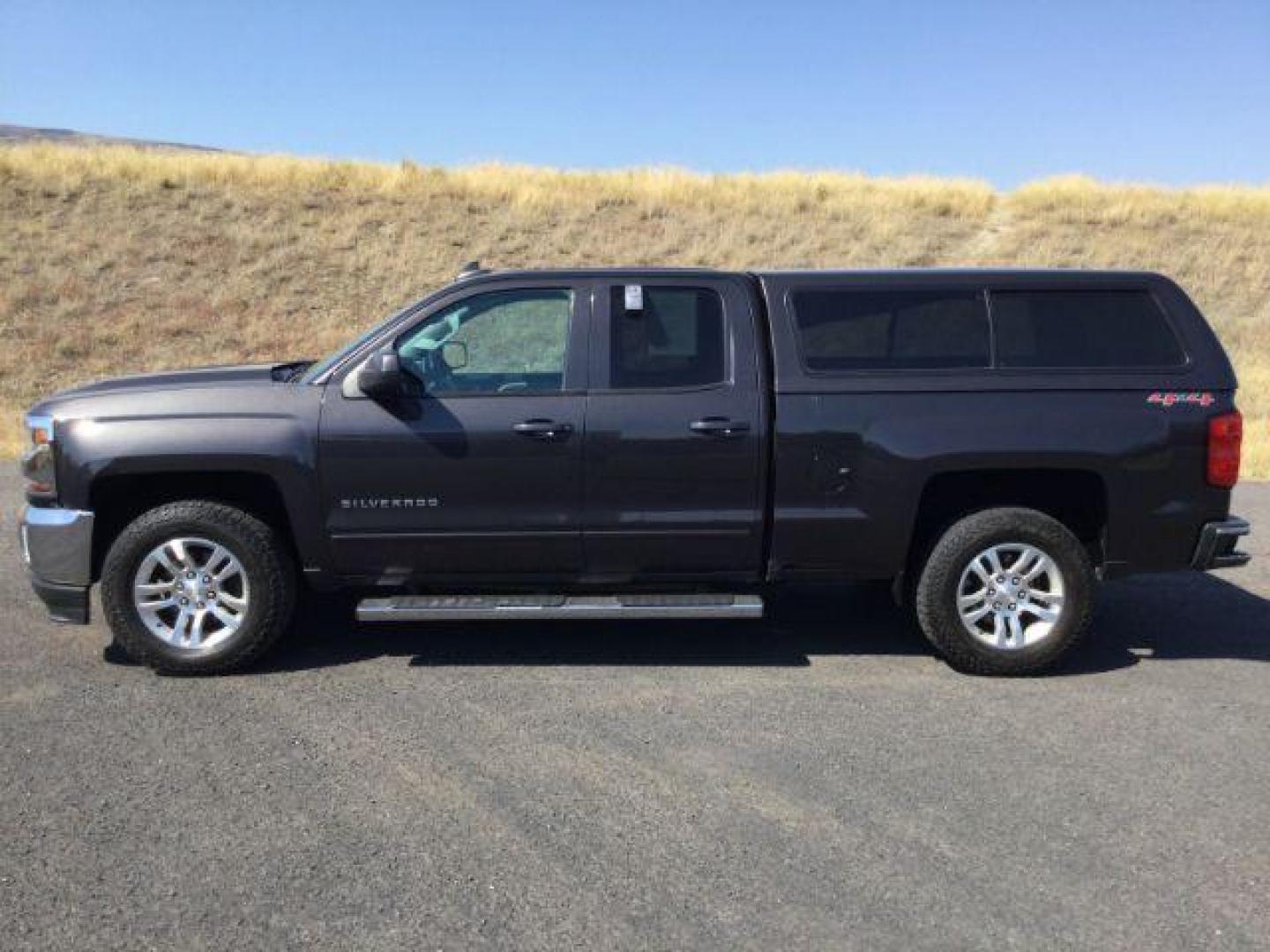 2016 Tungsten Metallic /GRAY CLOTH Chevrolet Silverado 1500 LT Double Cab 4WD (1GCVKREC0GZ) with an 5.3L V8 OHV 16V engine, 6-Speed Automatic transmission, located at 1801 Main Street, Lewiston, 83501, (208) 743-9371, 46.417065, -117.004799 - Photo#1