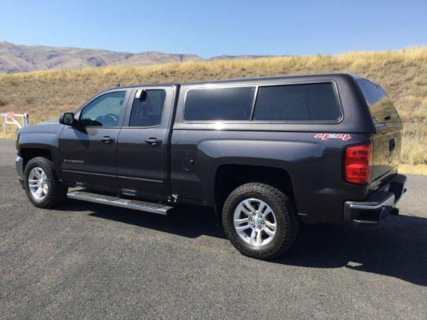 2016 Tungsten Metallic /GRAY CLOTH Chevrolet Silverado 1500 LT Double Cab 4WD (1GCVKREC0GZ) with an 5.3L V8 OHV 16V engine, 6-Speed Automatic transmission, located at 1801 Main Street, Lewiston, 83501, (208) 743-9371, 46.417065, -117.004799 - Photo#2