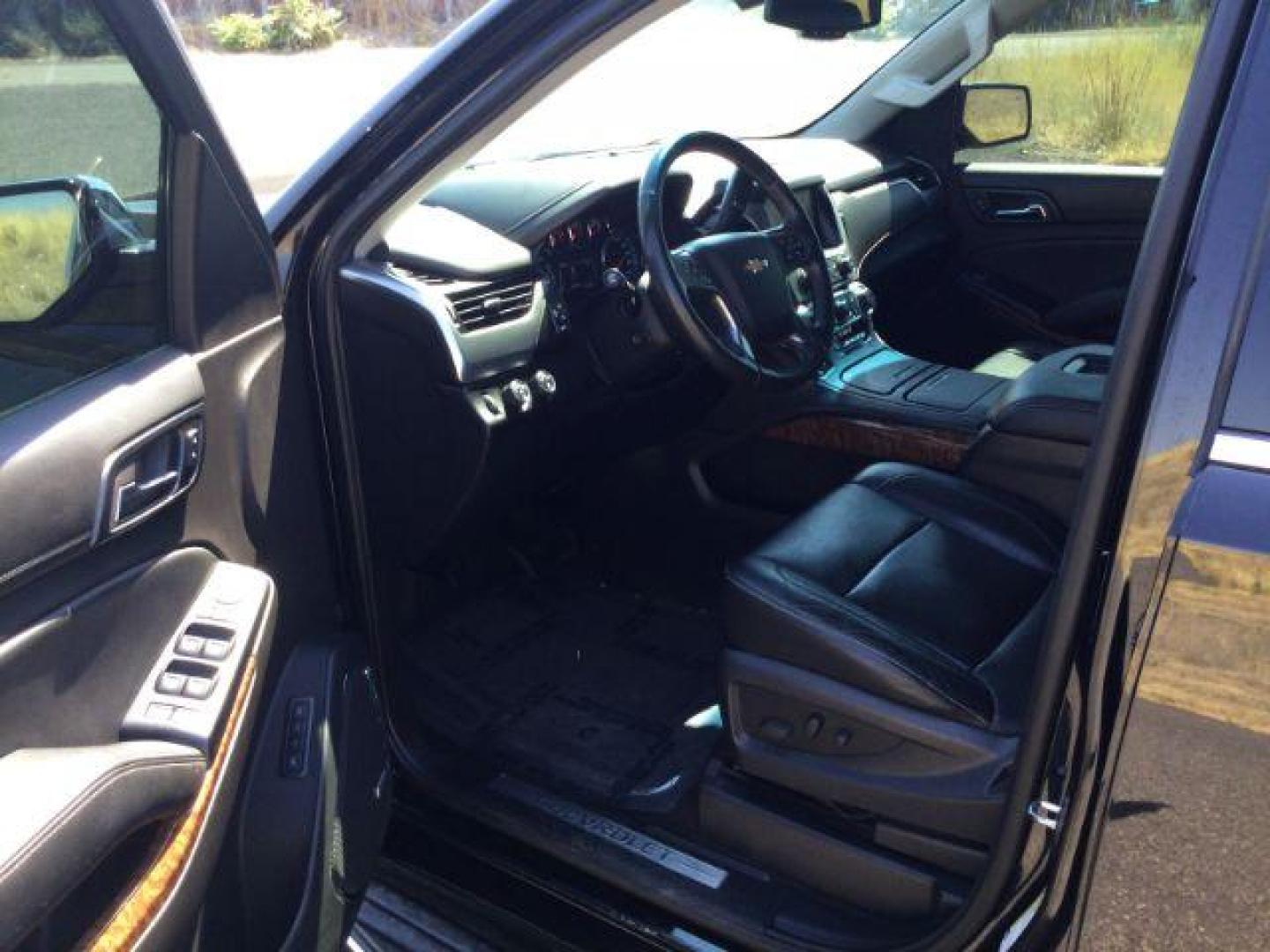 2015 Black /BLACK LEATHER Chevrolet Tahoe LTZ 4WD (1GNSKCKC5FR) with an 5.3L V8 OHV 16V engine, 6-Speed Automatic transmission, located at 1801 Main Street, Lewiston, 83501, (208) 743-9371, 46.417065, -117.004799 - Photo#5