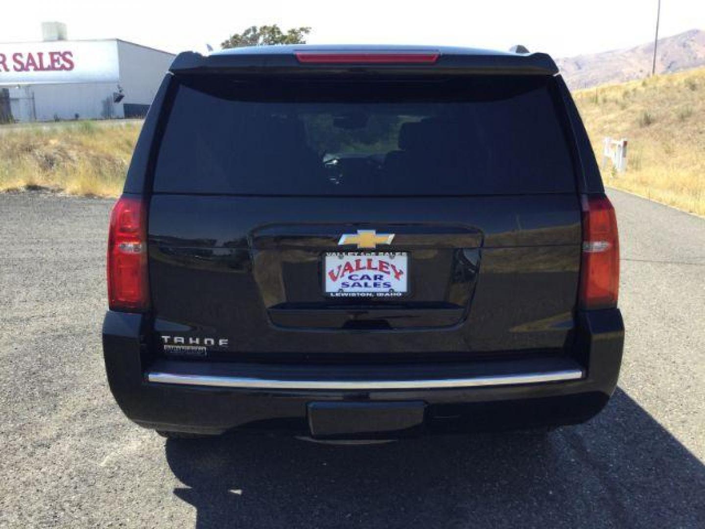 2015 Black /BLACK LEATHER Chevrolet Tahoe LTZ 4WD (1GNSKCKC5FR) with an 5.3L V8 OHV 16V engine, 6-Speed Automatic transmission, located at 1801 Main Street, Lewiston, 83501, (208) 743-9371, 46.417065, -117.004799 - Photo#6