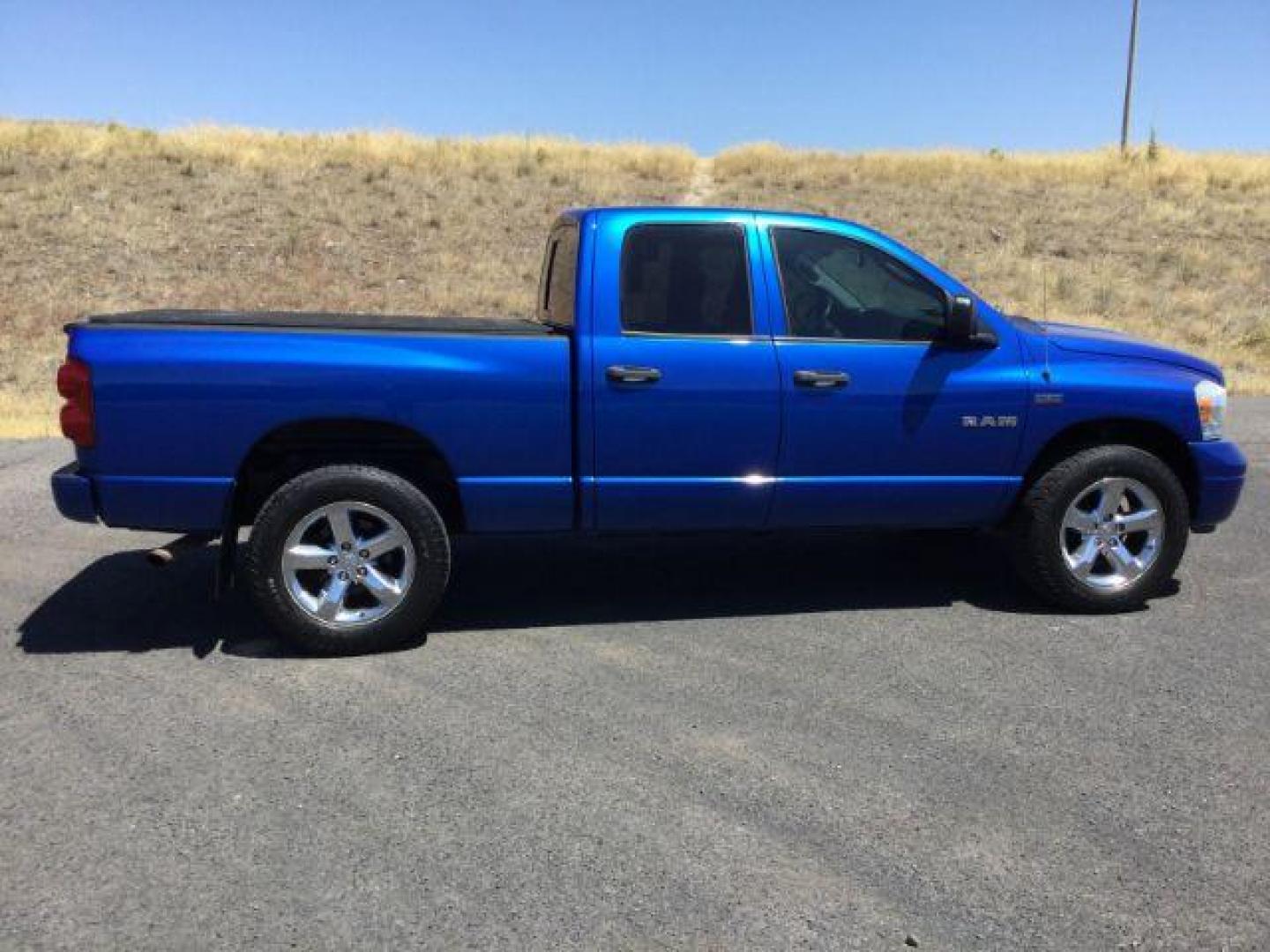 2008 Electric Blue Pearl /Medium Slate Gray Cloth Interior Dodge Ram 1500 SLT Quad Cab 4WD (1D7HU18228J) with an 5.7L V8 OHV 16V engine, 5-Speed Automatic transmission, located at 1801 Main Street, Lewiston, 83501, (208) 743-9371, 46.417065, -117.004799 - Photo#9