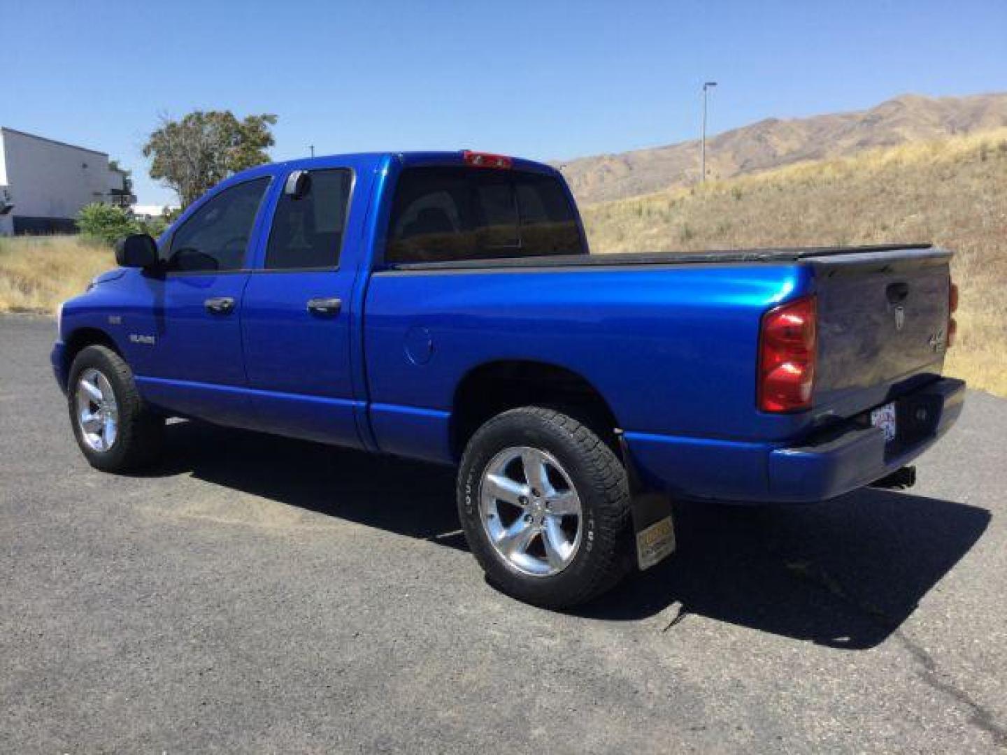 2008 Electric Blue Pearl /Medium Slate Gray Cloth Interior Dodge Ram 1500 SLT Quad Cab 4WD (1D7HU18228J) with an 5.7L V8 OHV 16V engine, 5-Speed Automatic transmission, located at 1801 Main Street, Lewiston, 83501, (208) 743-9371, 46.417065, -117.004799 - Photo#2