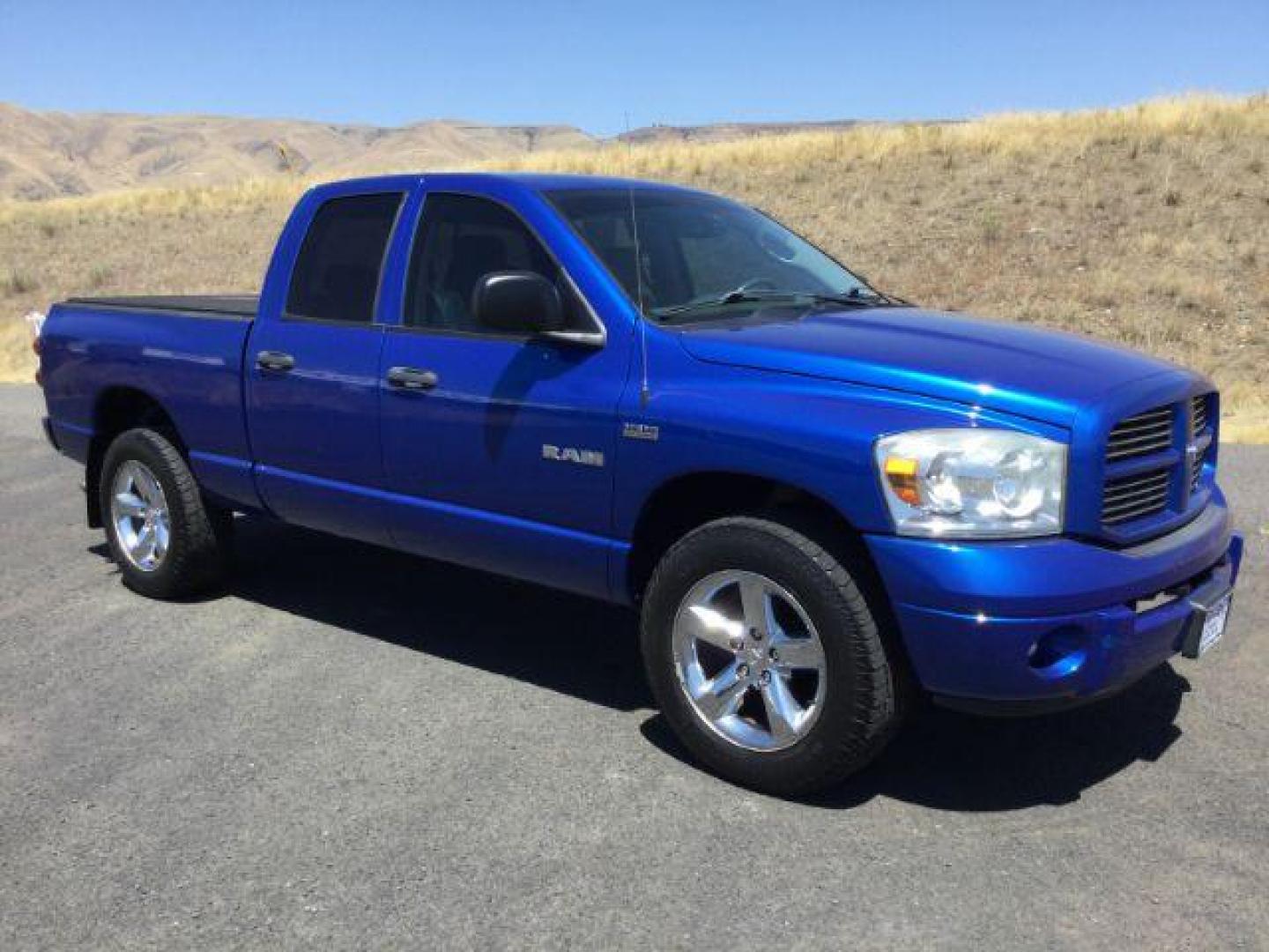 2008 Electric Blue Pearl /Medium Slate Gray Cloth Interior Dodge Ram 1500 SLT Quad Cab 4WD (1D7HU18228J) with an 5.7L V8 OHV 16V engine, 5-Speed Automatic transmission, located at 1801 Main Street, Lewiston, 83501, (208) 743-9371, 46.417065, -117.004799 - Photo#7