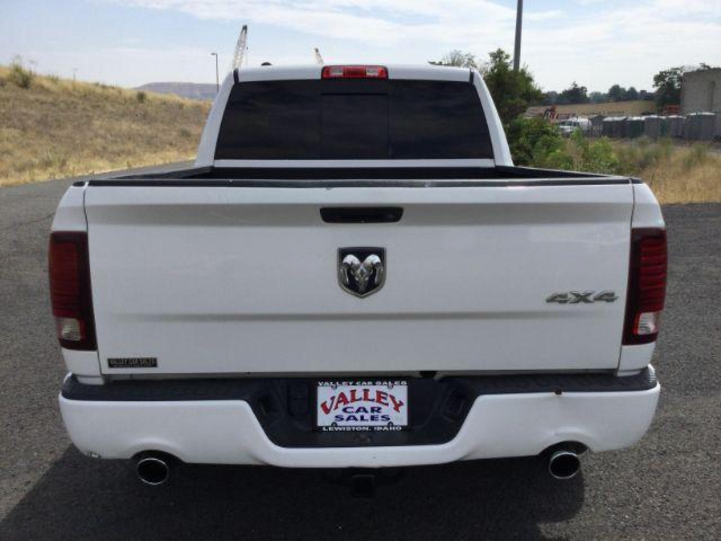 2016 Bright White Clear Coat /Black, leather RAM 1500 Sport Crew Cab SWB 4WD (1C6RR7MT2GS) with an 5.7L V8 OHV 16V engine, 8-Speed Automatic transmission, located at 1801 Main Street, Lewiston, 83501, (208) 743-9371, 46.417065, -117.004799 - Photo#11