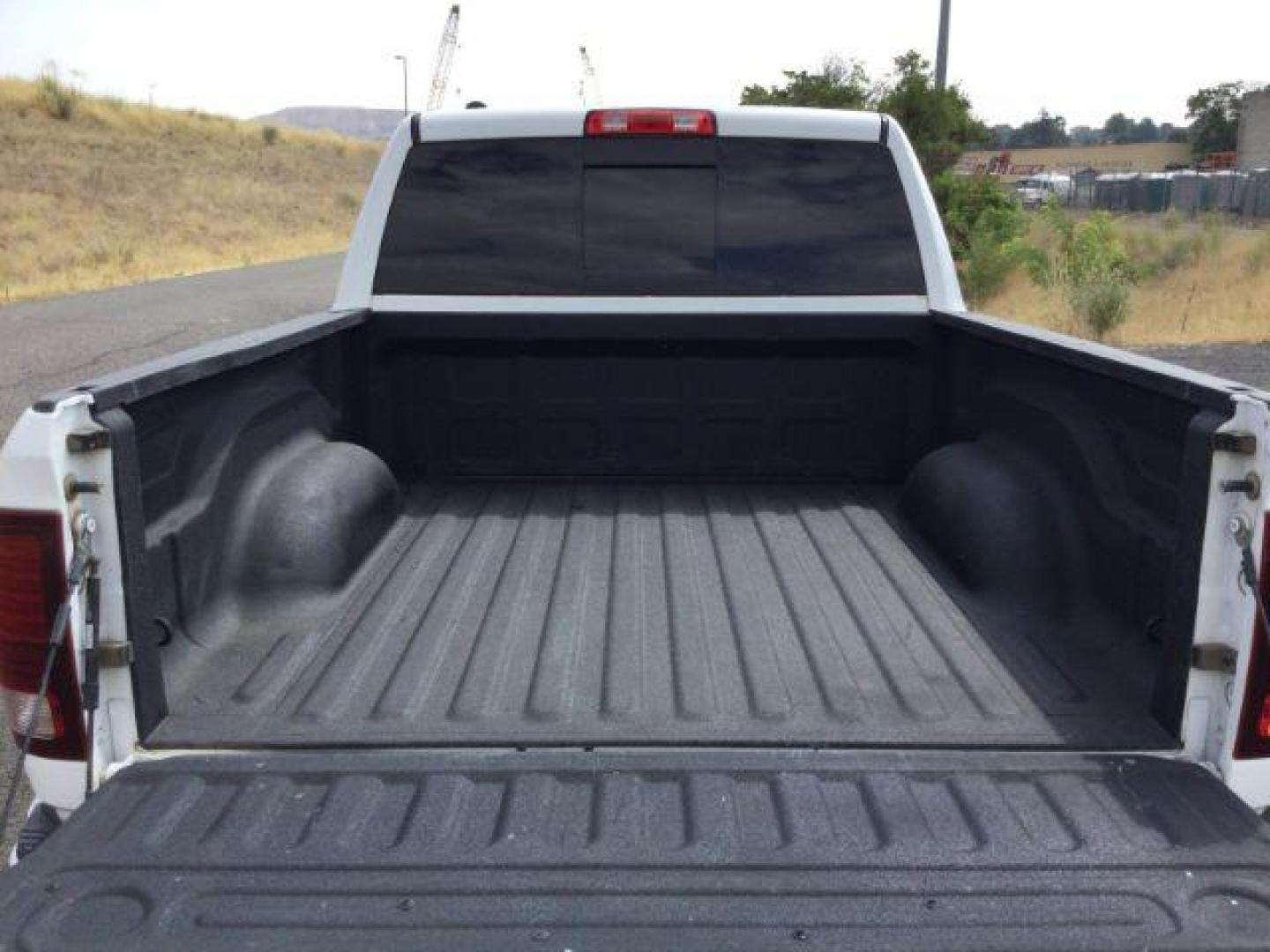 2016 Bright White Clear Coat /Black, leather RAM 1500 Sport Crew Cab SWB 4WD (1C6RR7MT2GS) with an 5.7L V8 OHV 16V engine, 8-Speed Automatic transmission, located at 1801 Main Street, Lewiston, 83501, (208) 743-9371, 46.417065, -117.004799 - Photo#12