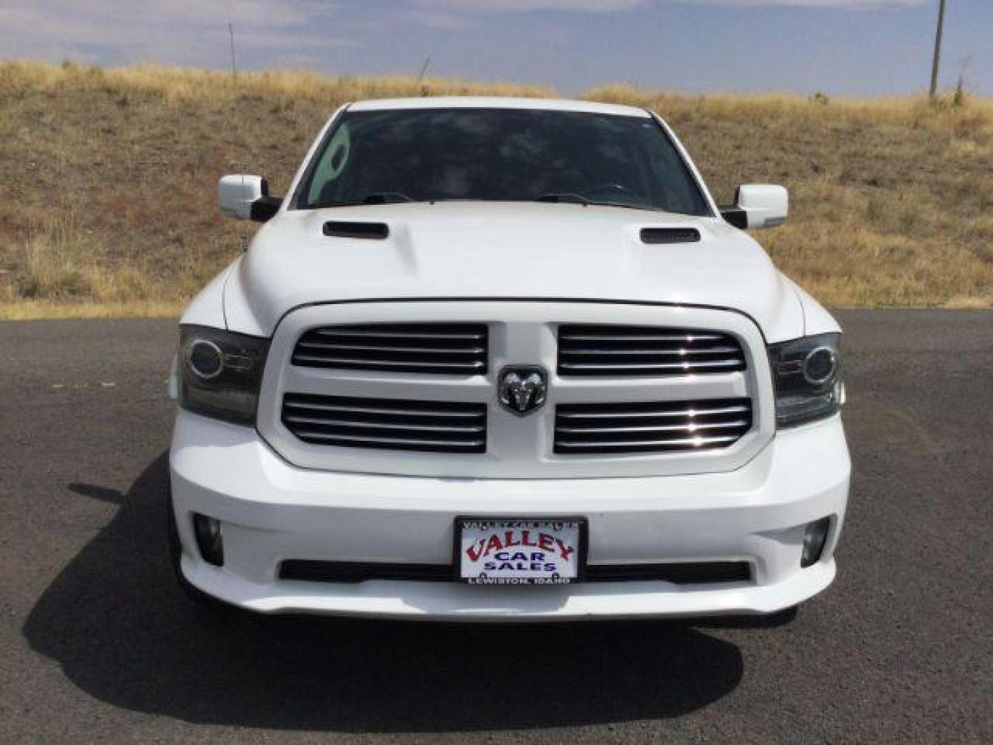 2016 Bright White Clear Coat /Black, leather RAM 1500 Sport Crew Cab SWB 4WD (1C6RR7MT2GS) with an 5.7L V8 OHV 16V engine, 8-Speed Automatic transmission, located at 1801 Main Street, Lewiston, 83501, (208) 743-9371, 46.417065, -117.004799 - Photo#15