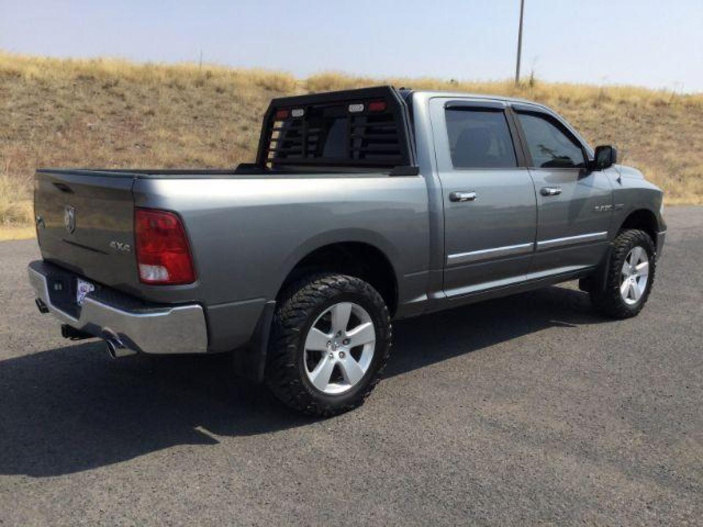 2009 Mineral Gray Metallic /Dark Slate/Medium Graystone Cloth Interior Dodge Ram 1500 SLT Crew Cab 4WD (1D3HV13T39S) with an 5.7L V8 OHV 16V engine, 5-Speed Automatic transmission, located at 1801 Main Street, Lewiston, 83501, (208) 743-9371, 46.417065, -117.004799 - Photo#10