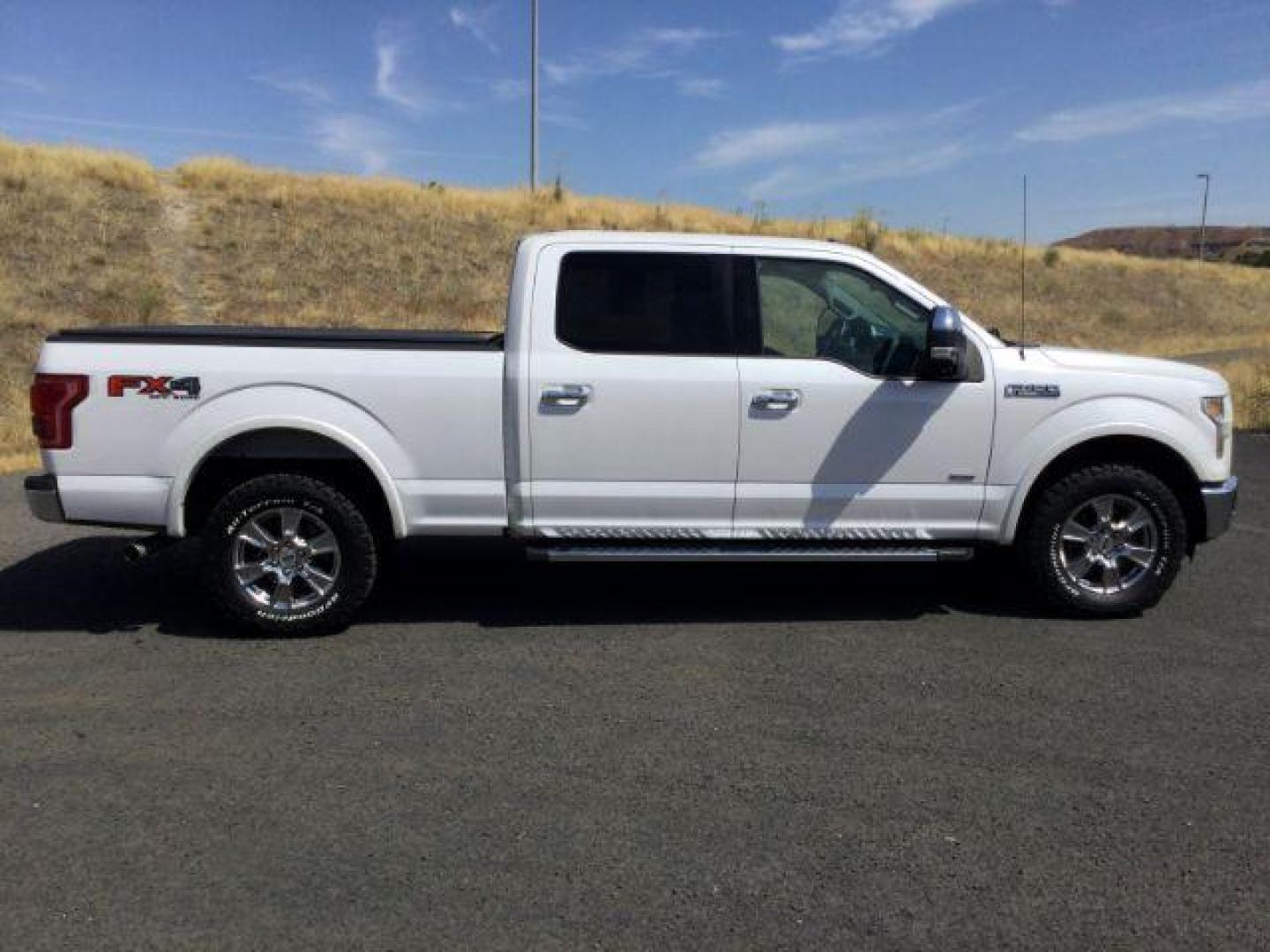 2015 White Platinum Metallic Tri-Coat /GRAY LEATHER Ford F-150 Lariat SuperCrew 6.5-ft. Bed 4WD (1FTFW1EG1FK) with an 3.5 V6 engine, 6-Speed Automatic transmission, located at 1801 Main Street, Lewiston, 83501, (208) 743-9371, 46.417065, -117.004799 - Photo#12