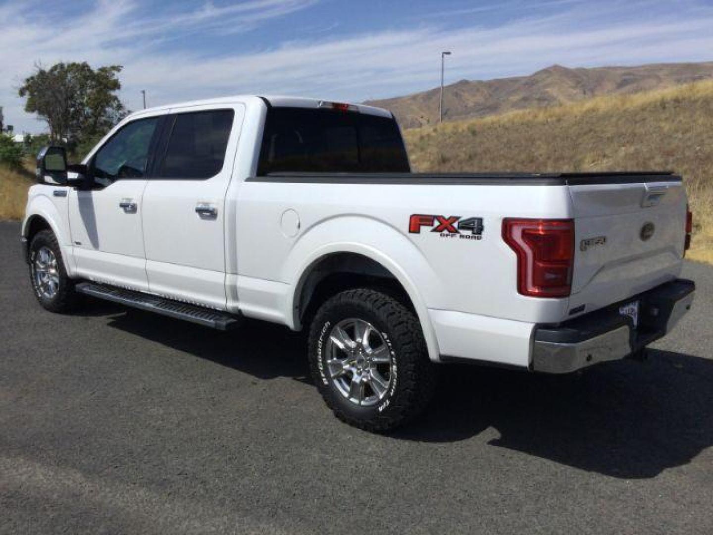 2015 White Platinum Metallic Tri-Coat /GRAY LEATHER Ford F-150 Lariat SuperCrew 6.5-ft. Bed 4WD (1FTFW1EG1FK) with an 3.5 V6 engine, 6-Speed Automatic transmission, located at 1801 Main Street, Lewiston, 83501, (208) 743-9371, 46.417065, -117.004799 - Photo#2