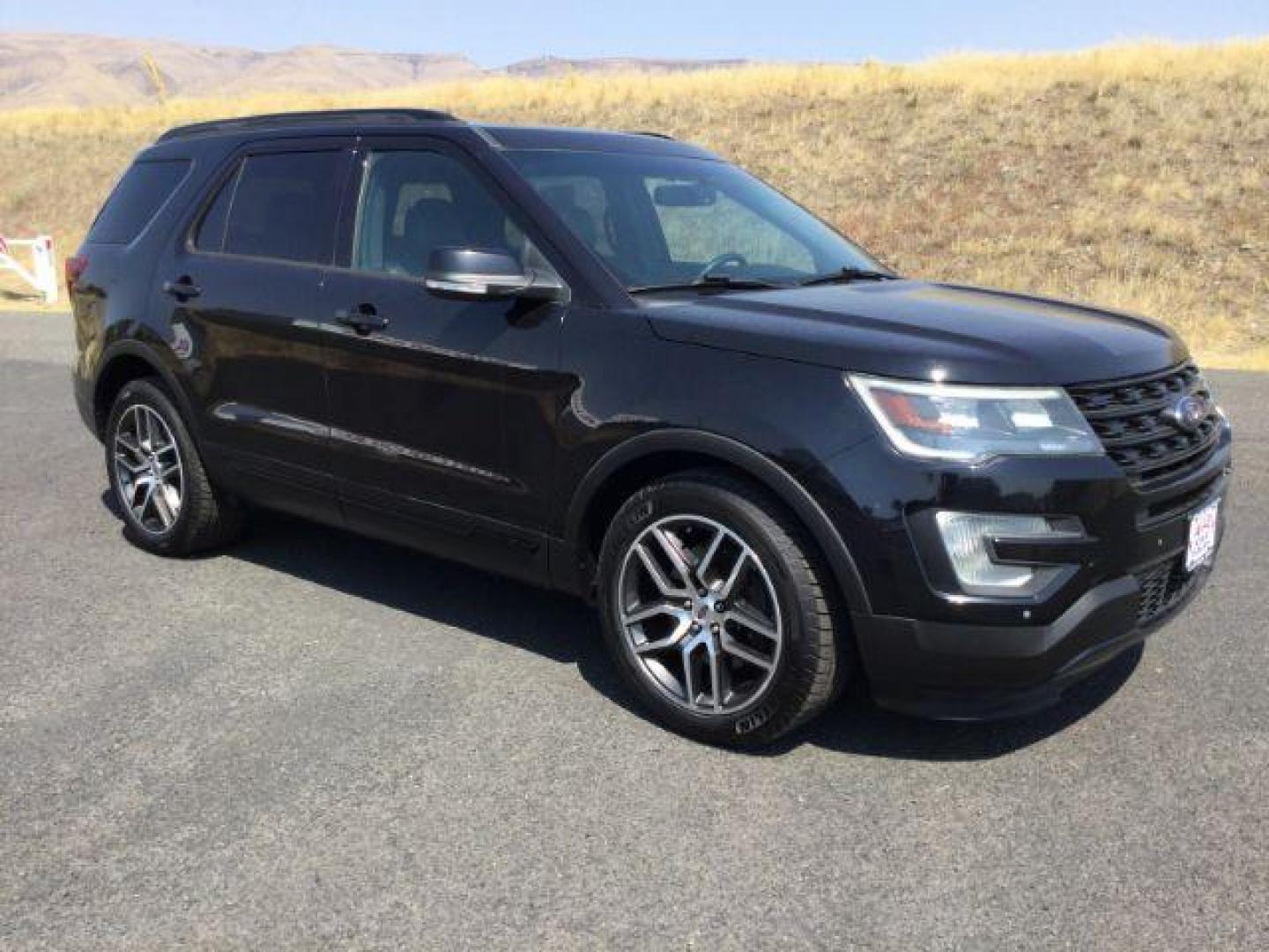 2016 Absolute Black /Ebony Black w/Red Accent Stitching, premium leathe Ford Explorer Sport 4WD (1FM5K8GTXGG) with an 3.5L V6 DOHC 24V engine, 6-Speed Automatic transmission, located at 1801 Main Street, Lewiston, 83501, (208) 743-9371, 46.417065, -117.004799 - Photo#11